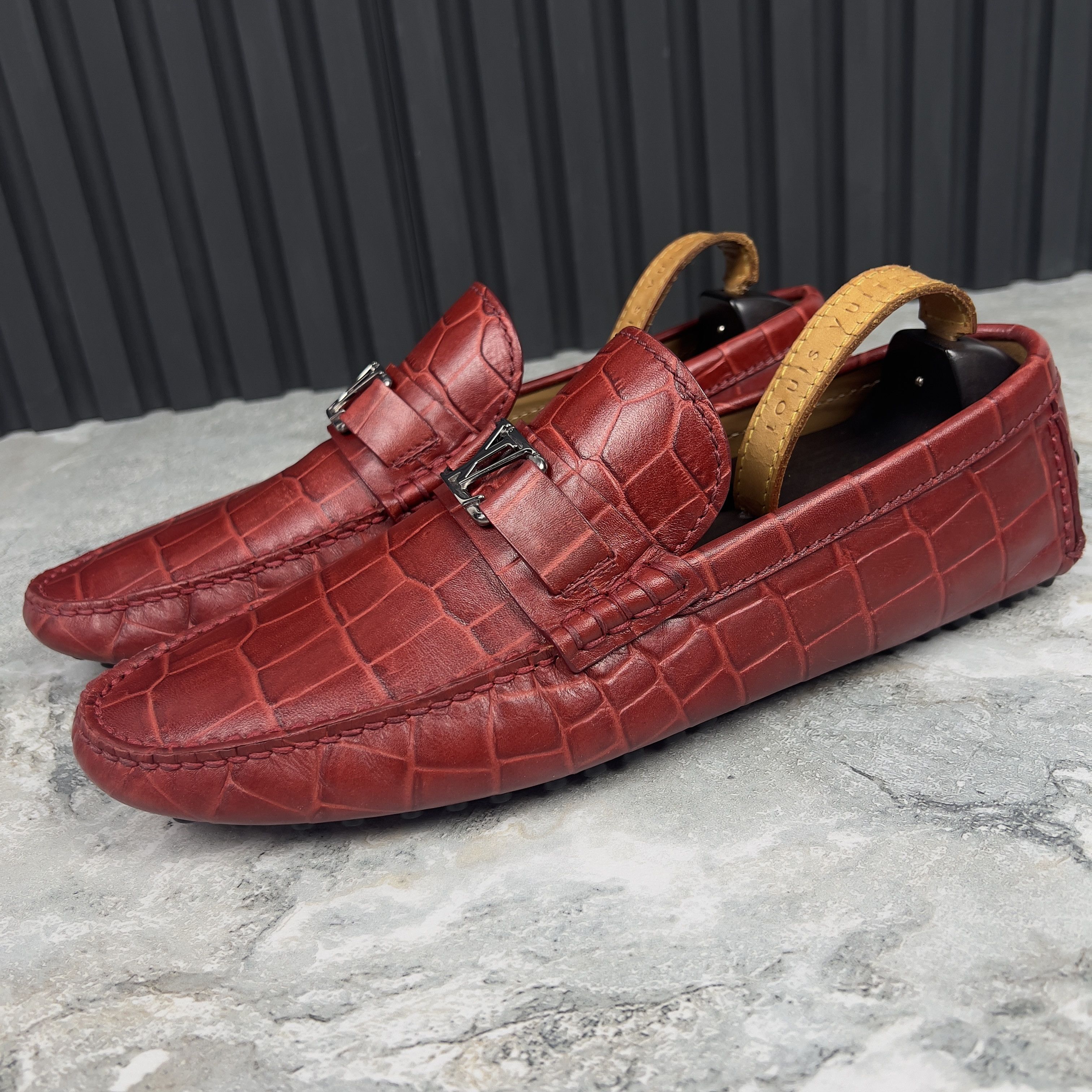 Louis Vuitton Louis Vuitton Hockenheim Moccasin Croco Embossed Leather Size US 9.5 / EU 42-43 - 1 Thumbnail