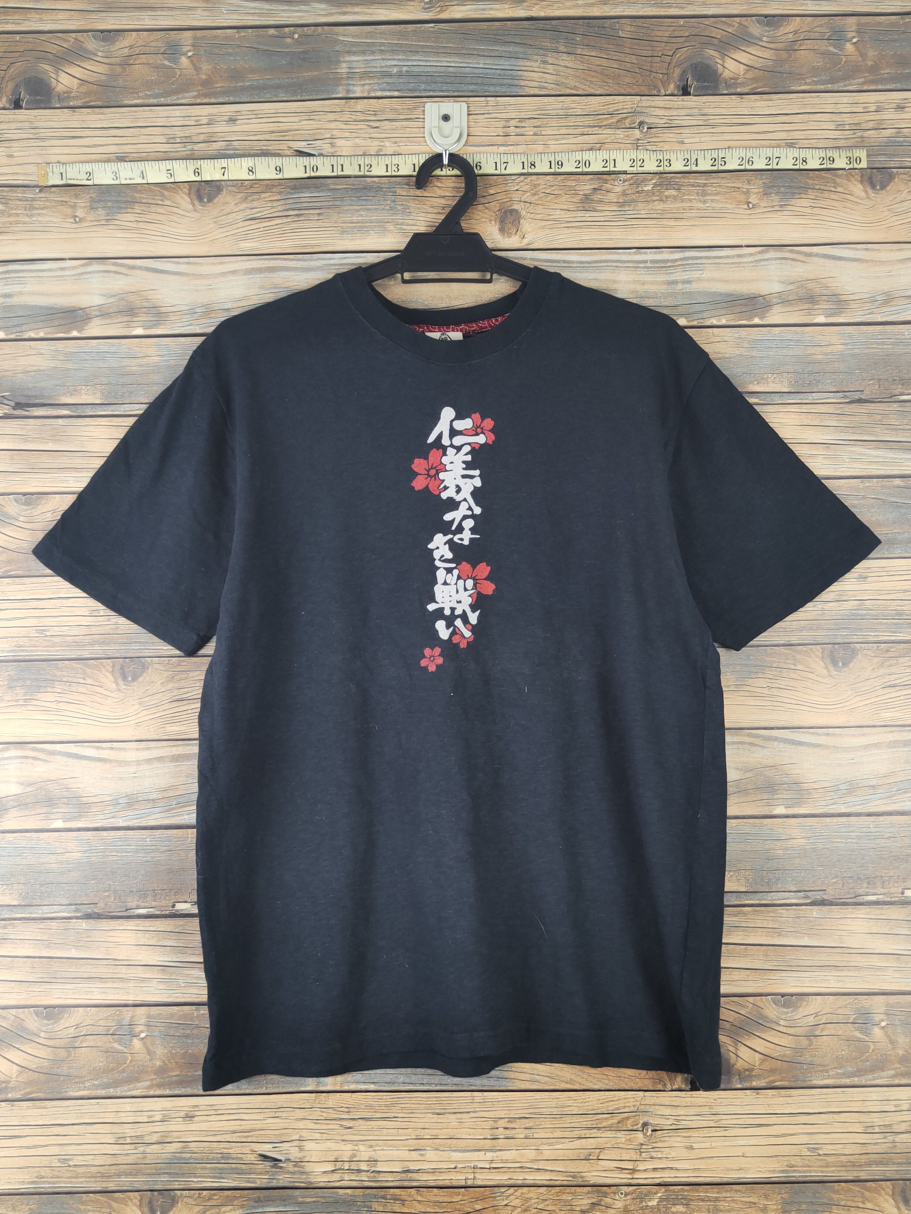 Japanese Brand DL Japan sakura vintage Black Short Sleeve T-shirt #1601 Size US L / EU 52-54 / 3 - 1 Thumbnail