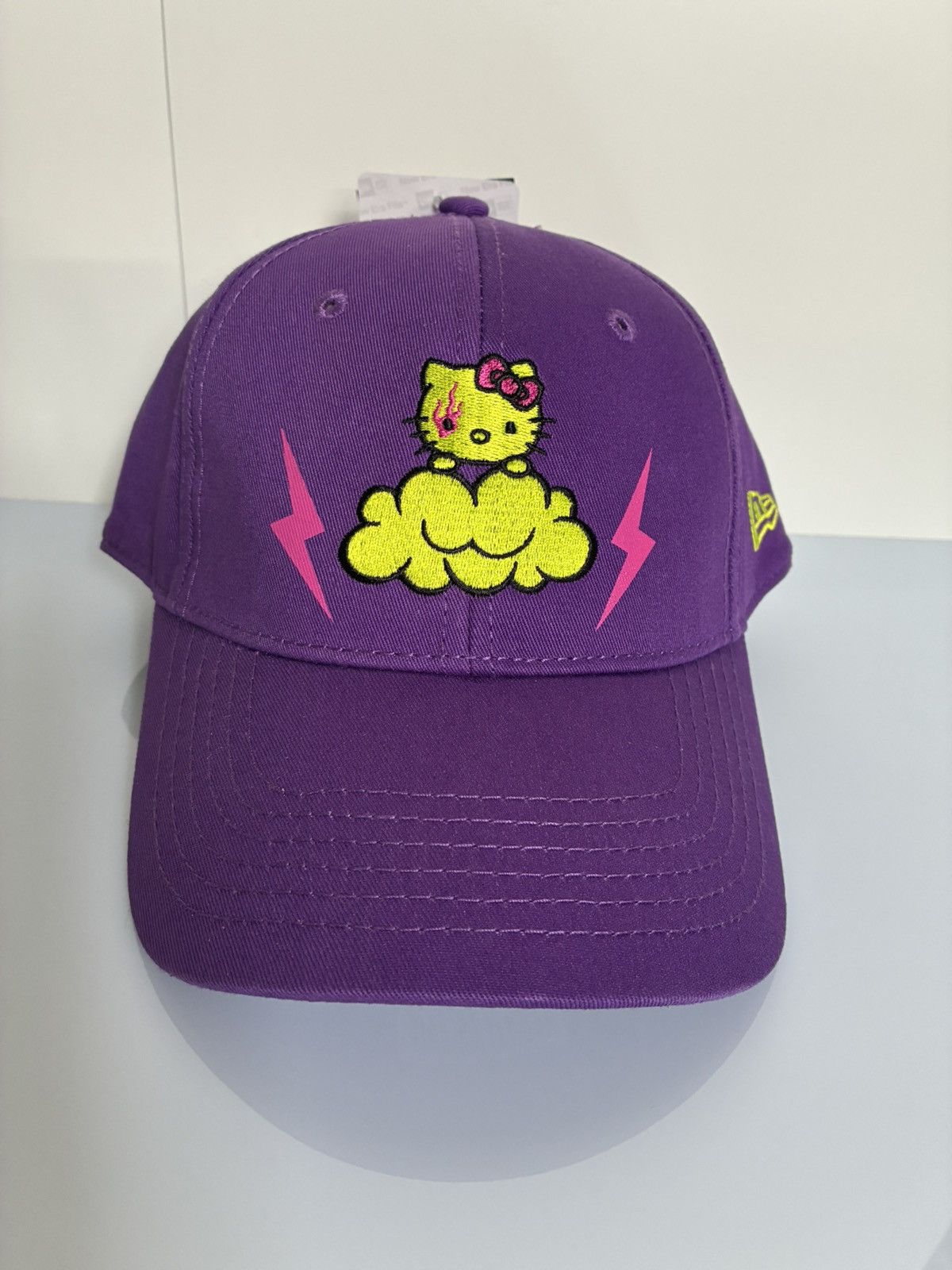New Era 2010 BRAND NEW Hello Kitty X New Era cap! Size ONE SIZE - 1 Thumbnail
