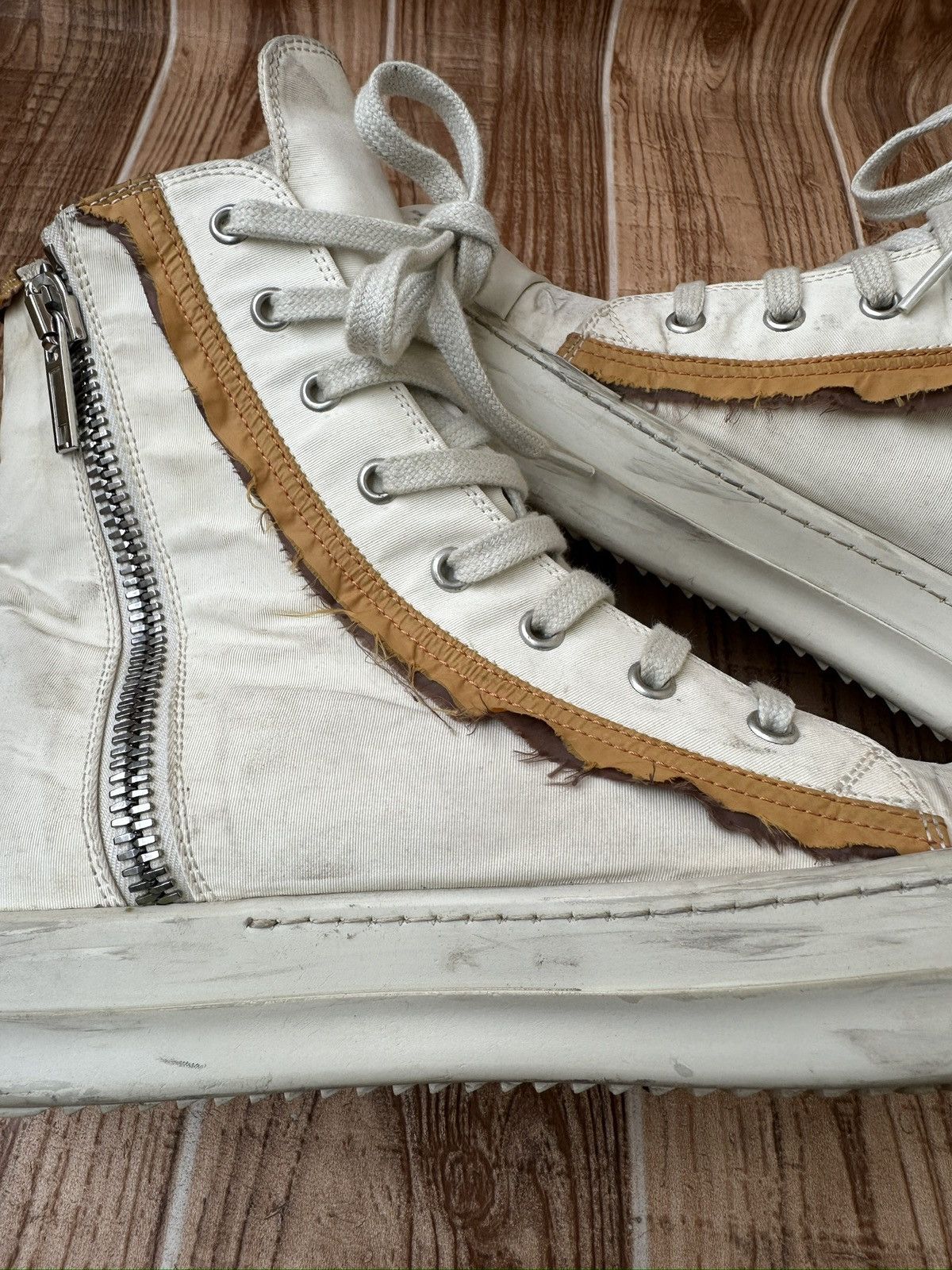 Rick Owens RARE* Rick Owens DRKSHDW Sneaks CHALK WHITE Hightop Sneaks Size US 8.5 / EU 41-42 - 13 Thumbnail