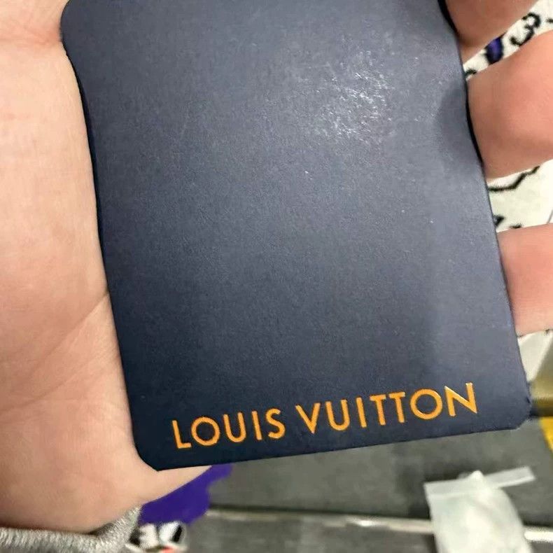 Louis Vuitton Louis Vuitton Purple portrait sweater Size US M / EU 48-50 / 2 - 5 Thumbnail