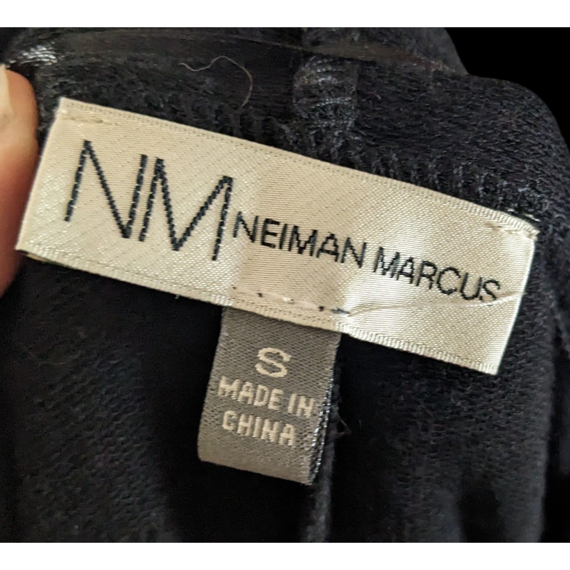 Neiman Marcus Neiman Marcus Gothic Chunky Lace Neck Hooded Top Size Small Size S / US 4 / IT 40 - 8 Thumbnail