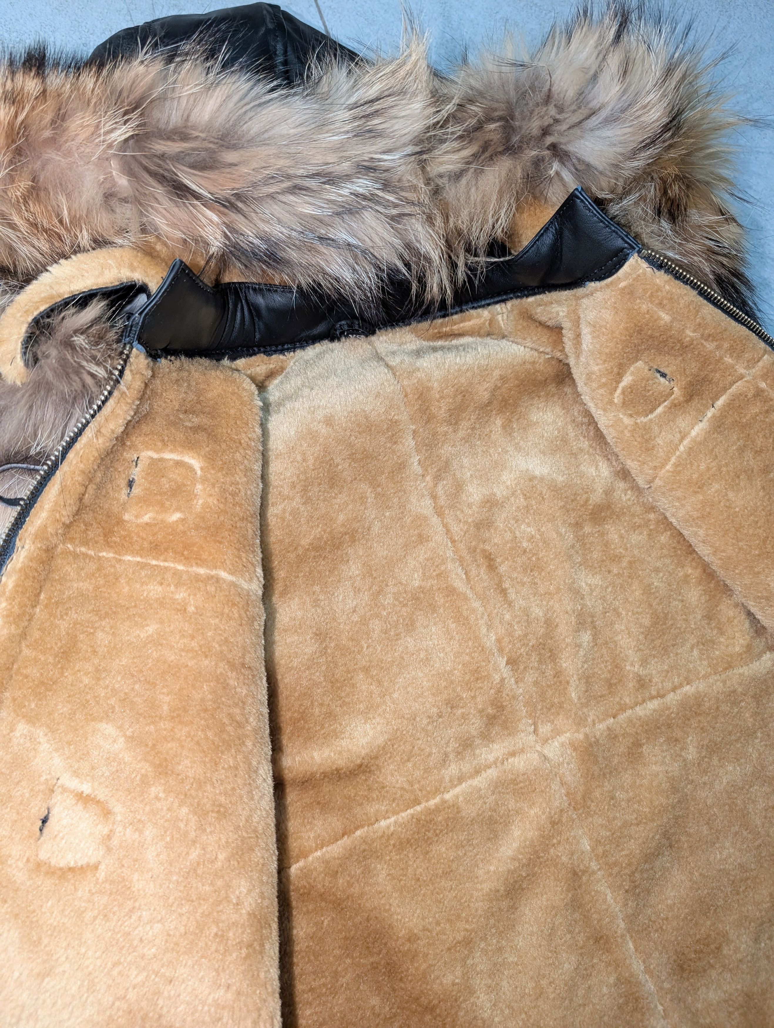 Genuine Leather × Vintage 🖤 Men's Black Shearling & Fox Fur Hooded Vest Leather Vest Size US L / EU 52-54 / 3 - 6 Thumbnail