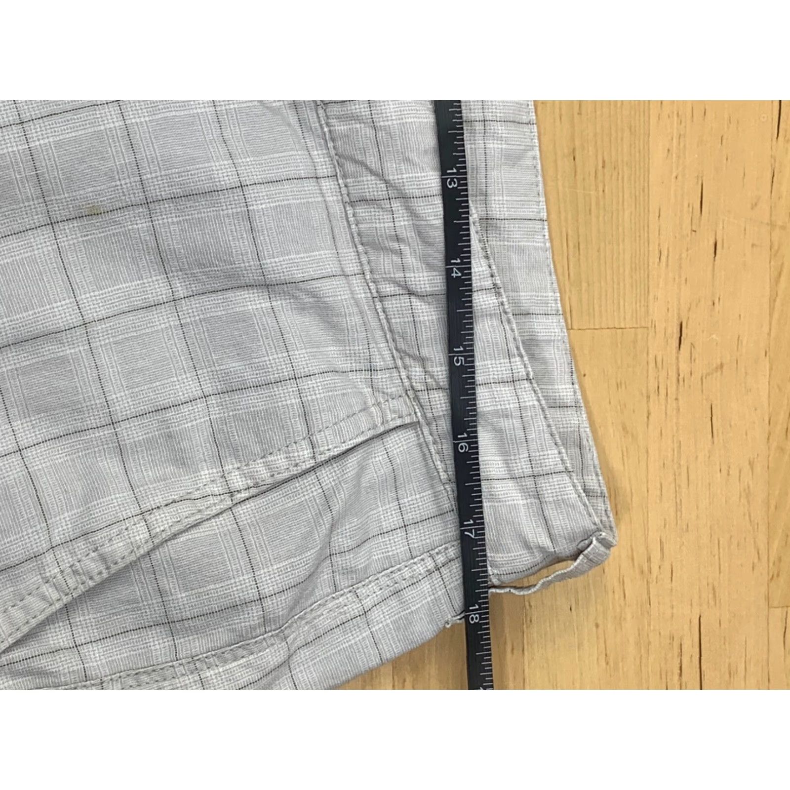 Quiksilver Quiksilver Mens Shorts Plaid Beige 34 Casual Beach Chino Pattern Men Size US 34 / EU 50 - 6 Thumbnail