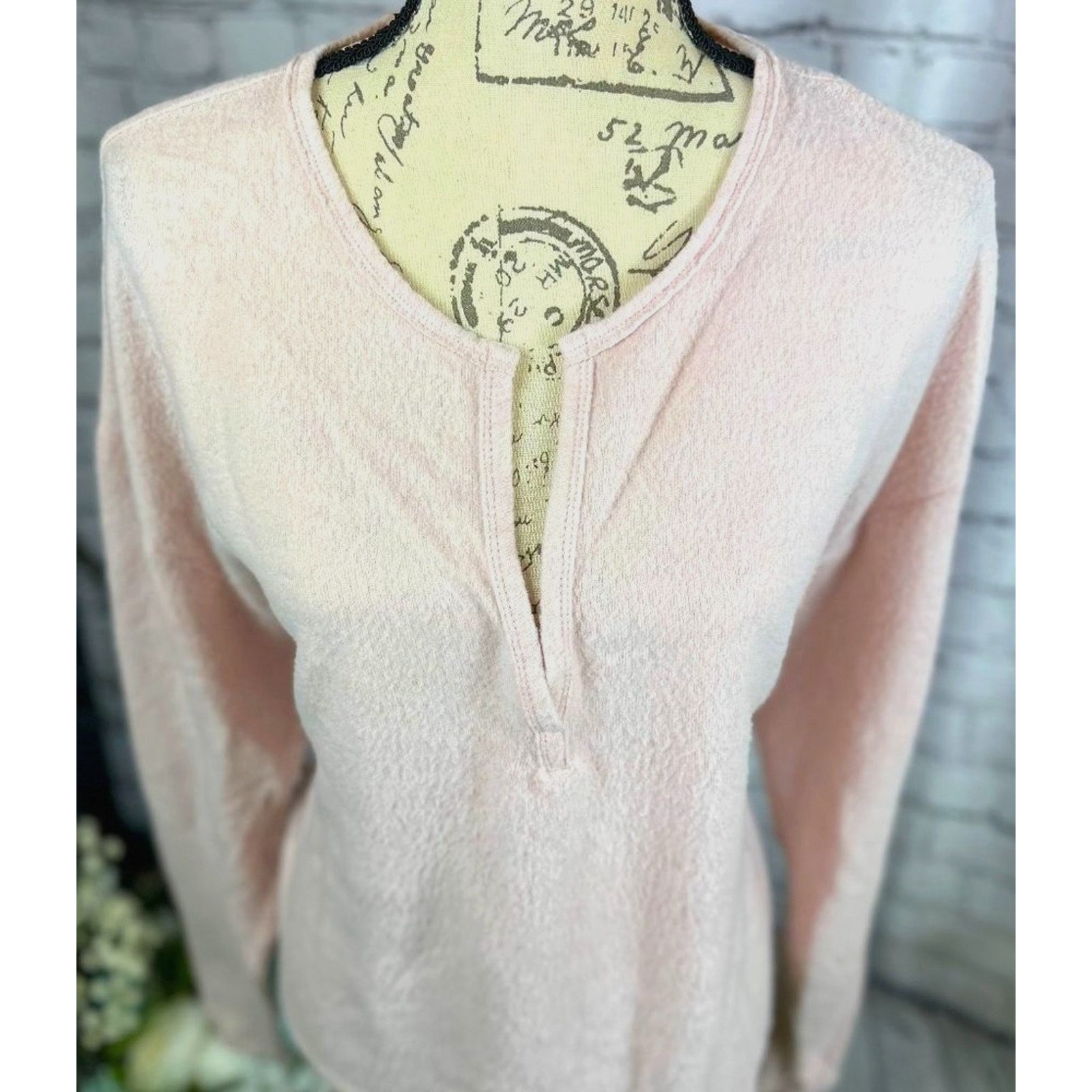 Other Socialite Pink Long Sleeve Fuzzy V-neck Top - size XL Size XL / US 12-14 / IT 48-50 - 5 Thumbnail