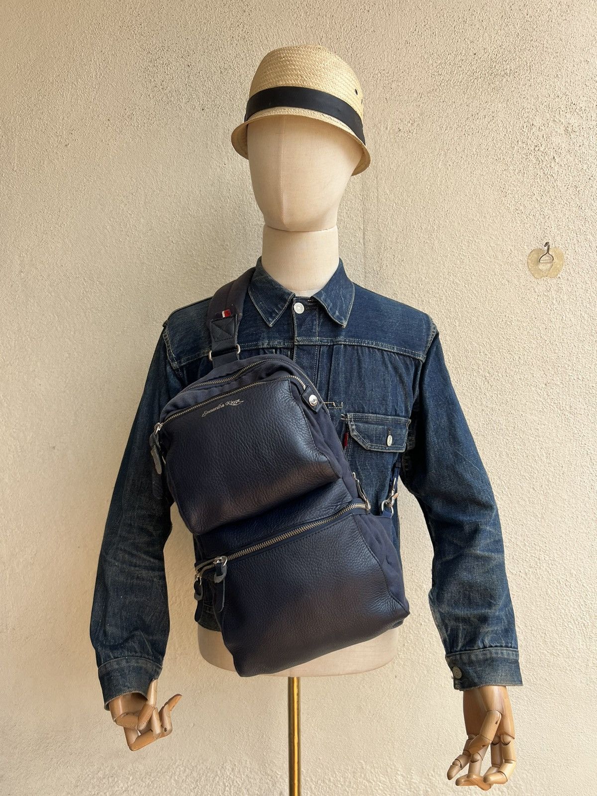 Leather VTG Samantha Kingz Japan Patina Leather Cargo Crossbody Bag Size ONE SIZE - 4 Thumbnail