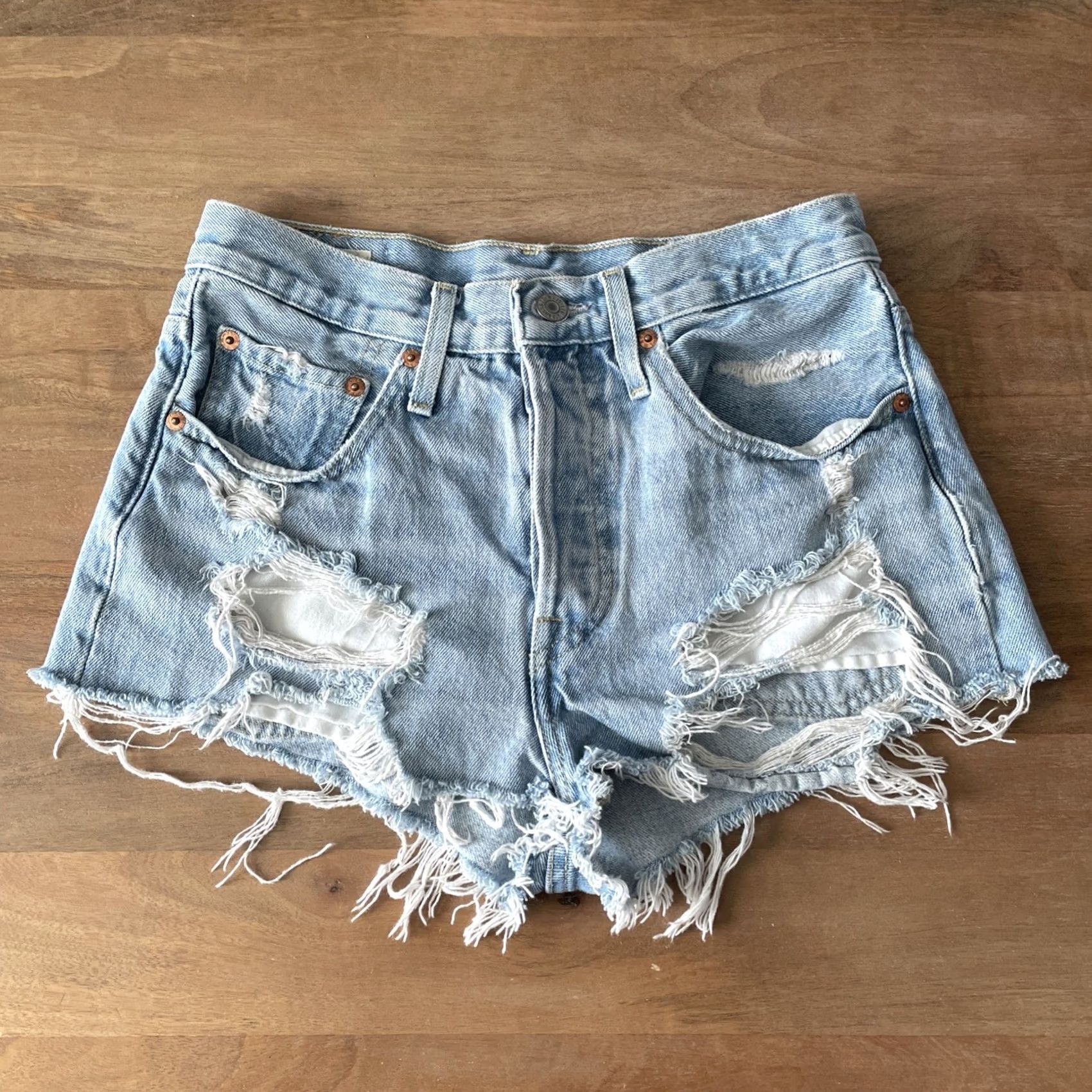 Levi's Levi’s 501 Cut Off Shorts Women 28 Denim Light Blue High Rise 5-Pocket Casual Vintage Modern 90s Cowgirl Size 28" / US 6 / IT 42 - 2 Thumbnail