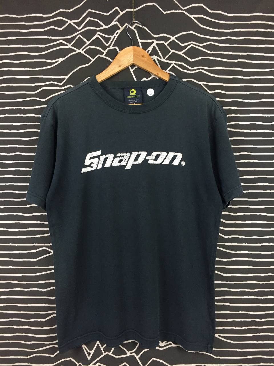 Champion Vtg Sunfaded Champion USA X Snap On Spell Out Tee Size US M / EU 48-50 / 2 - 2 Thumbnail