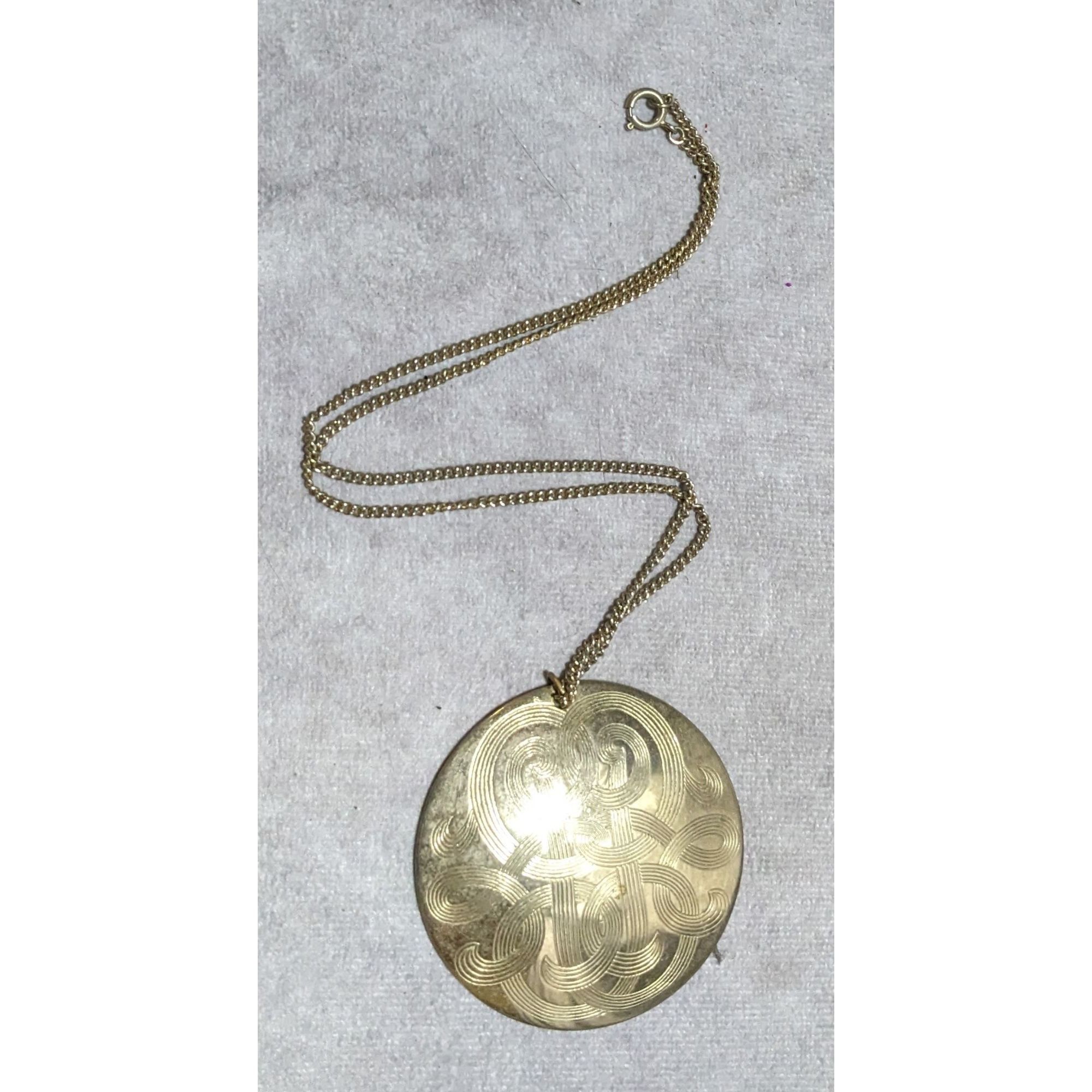 Other Vintage Large Engraved Gold Medallion Necklace Size ONE SIZE - 12 Thumbnail