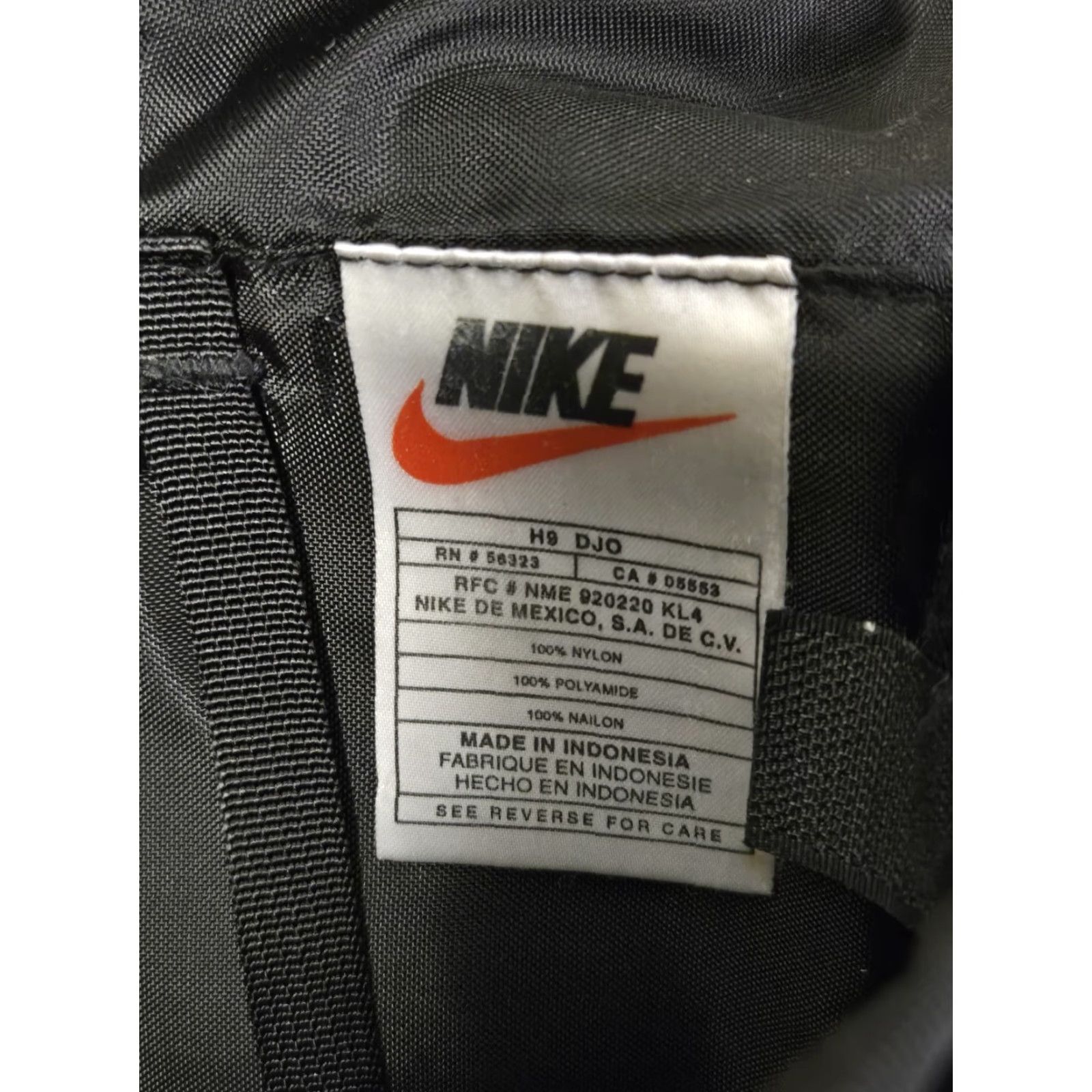 Nike VINTAGE Nike Crossbody Laptop Messenger Bag Black Backpack Y2K Size ONE SIZE - 3 Thumbnail