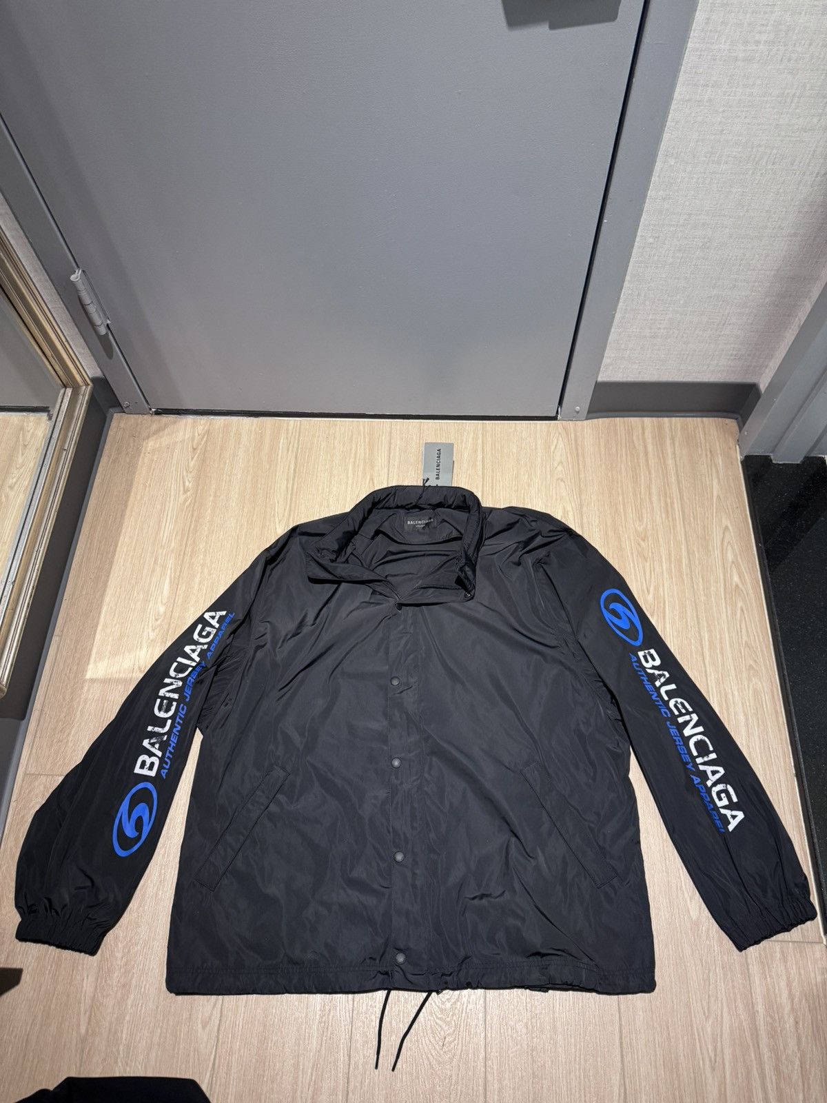 Balenciaga Balenciaga Windbreaker Jacket Jersey Apparel Black L Size US L / EU 52-54 / 3 - 1 Thumbnail