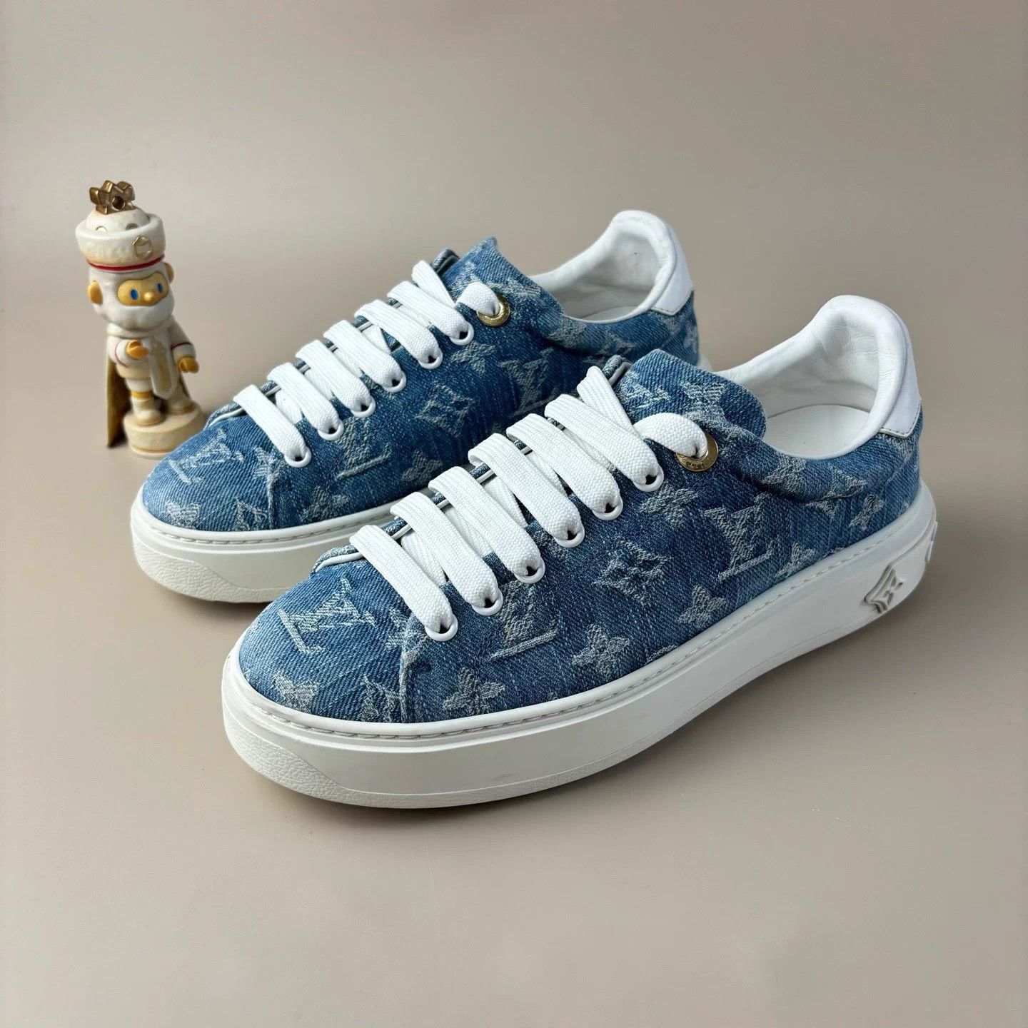 Louis Vuitton LV Time out white/blue allover print 36.5 95new Size US 5.5 / IT 35.5 - 1 Thumbnail