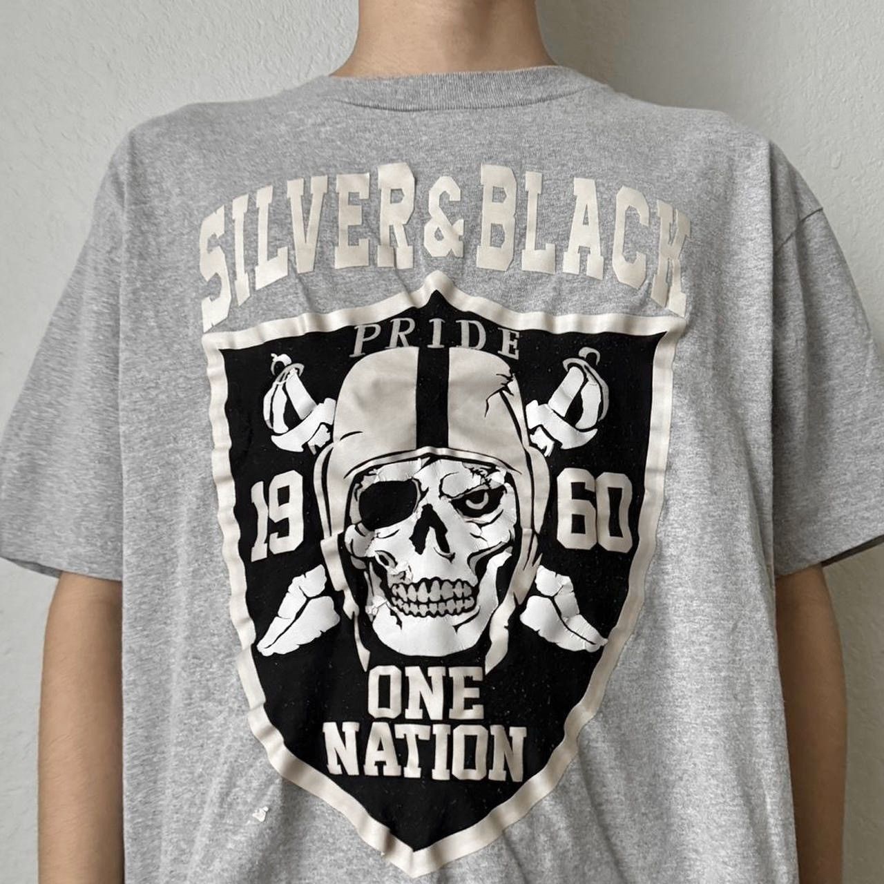 NFL × Vintage Vintage 2000s NFL Oakland Raiders Graphics Grey Tee Shirt Size US XL / EU 56 / 4 - 1 Thumbnail