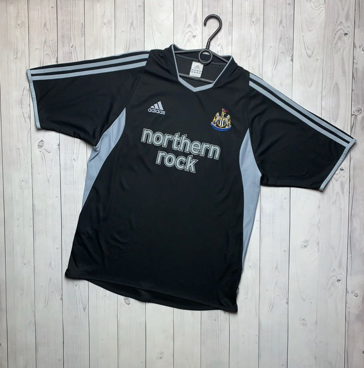 Adidas × Vintage Vintage adidas soccer jersey New Castle United size M Size US M / EU 48-50 / 2 - 1 Thumbnail