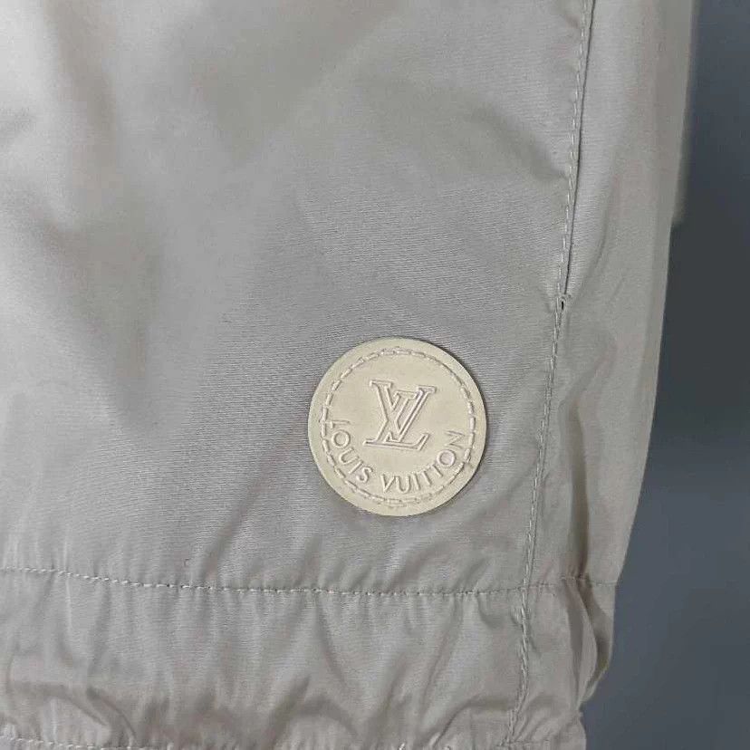Louis Vuitton Louis Vuitton Monogram All Over Jacket 36 Size XS / US 0-2 / IT 36-38 - 6 Thumbnail