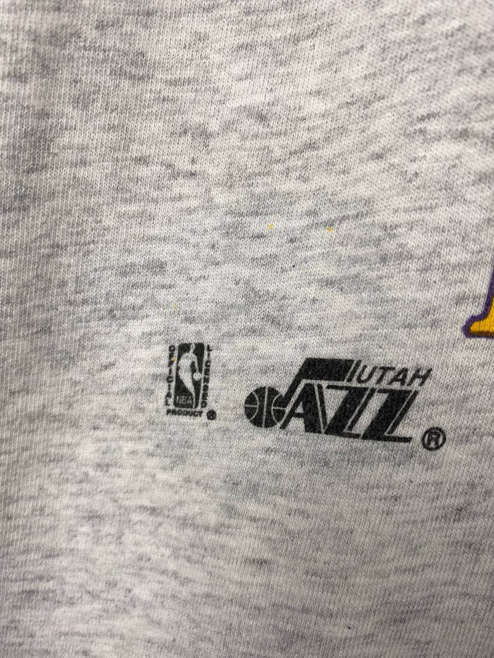 NBA vintage nba karl malone by nutmeg tee Size US XL / EU 56 / 4 - 4 Thumbnail