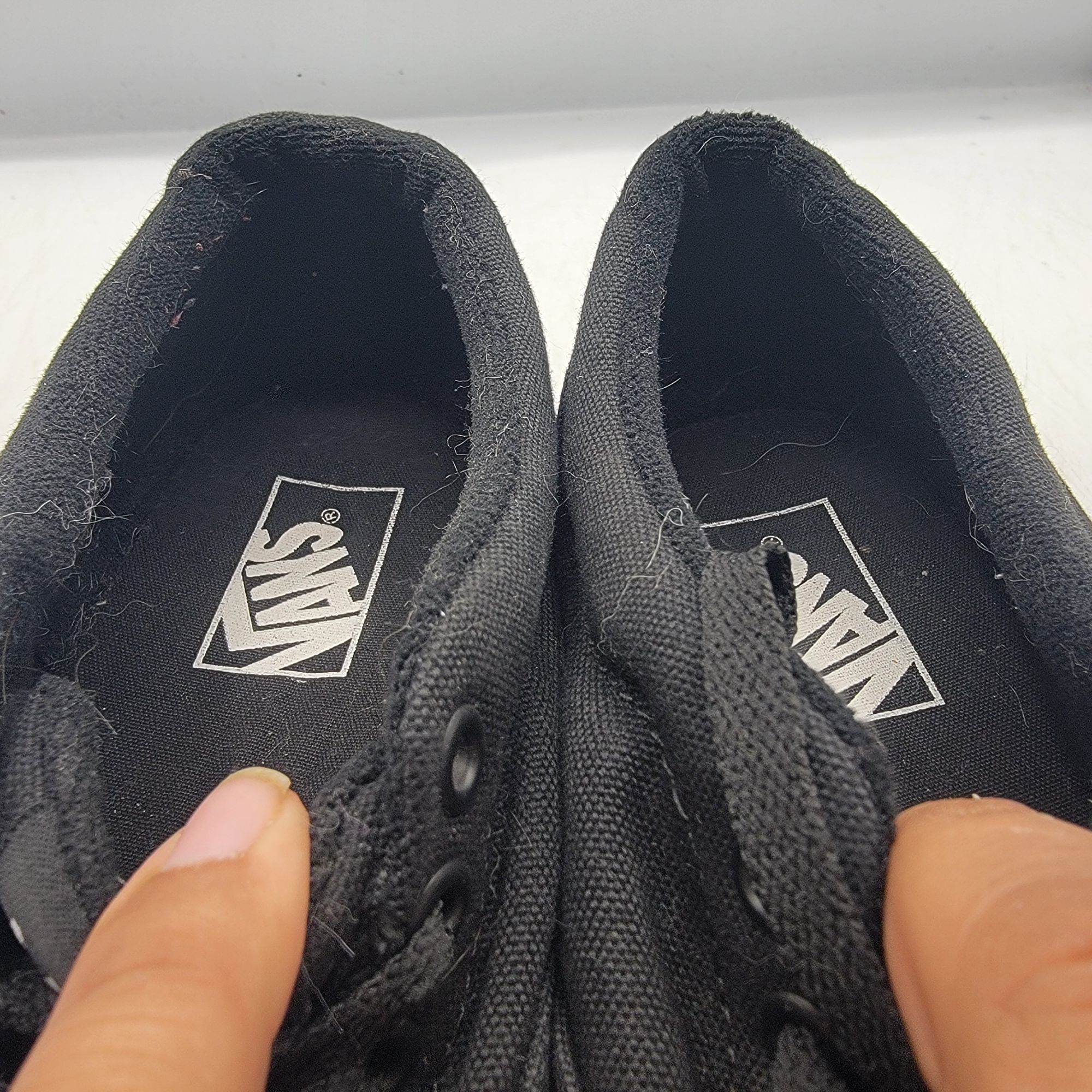Vans Vans Doheny Mens 8 Triple Black Sneaker Shoes Skateboarding Size US 8 / EU 41 - 9 Thumbnail