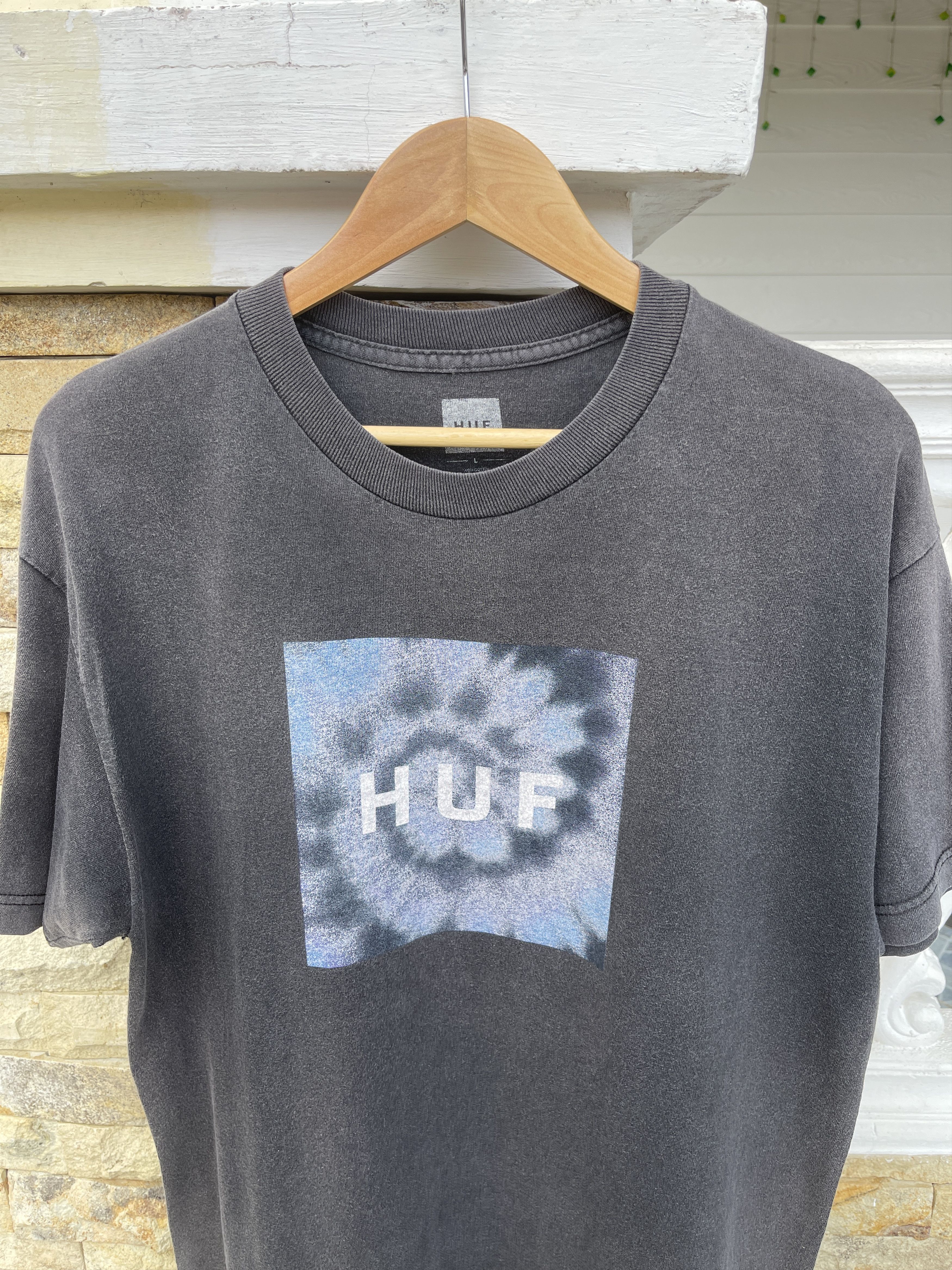 Huf Last Drop🔥Rare🔥Vintage HUF Skateboard Box Logo Sun Faded Tee Size US L / EU 52-54 / 3 - 1 Thumbnail