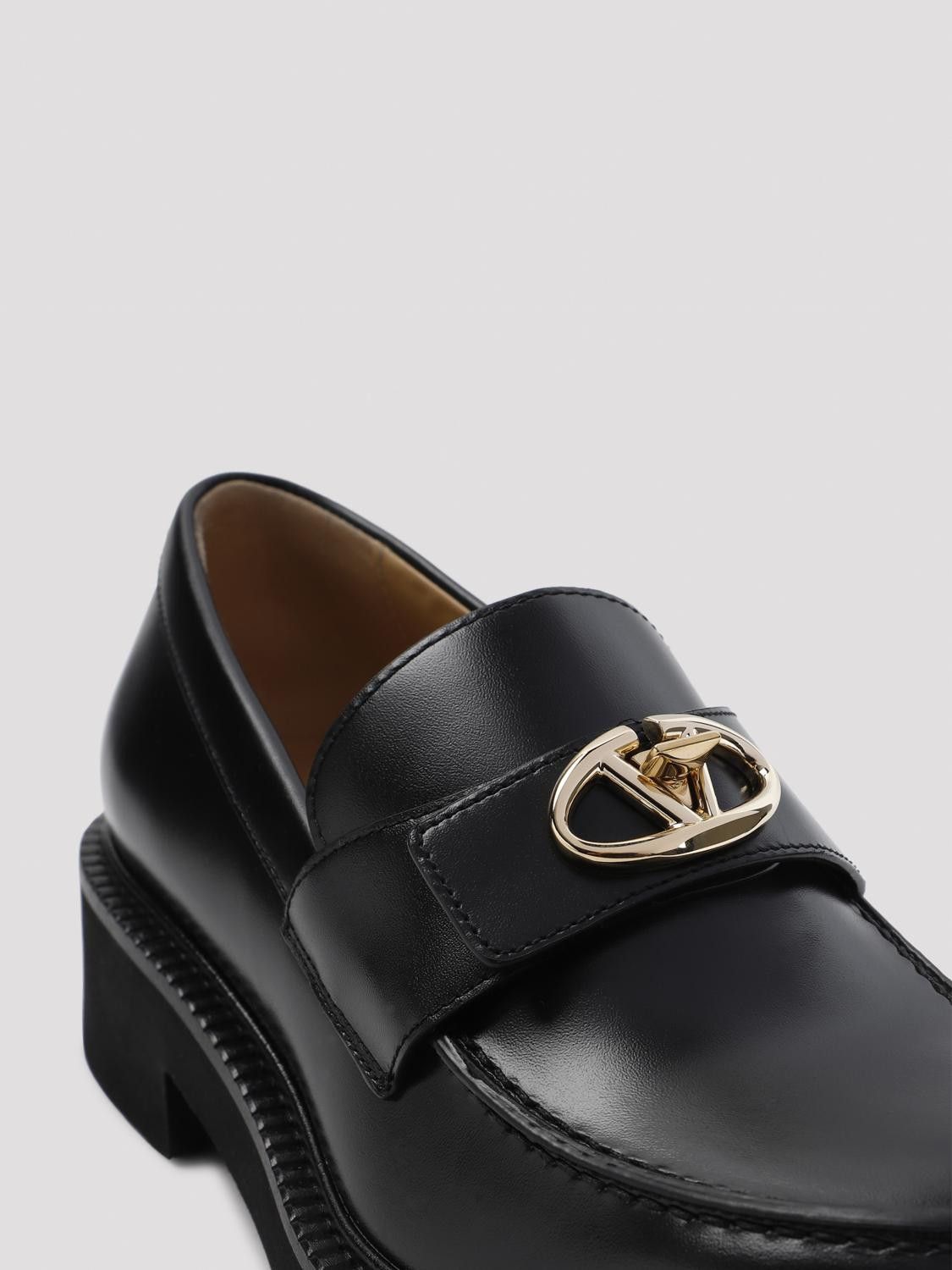 Valentino o1s22i1n0924 Vlogo Locker Loafers in Black Size US 11 / IT 41 - 4 Thumbnail