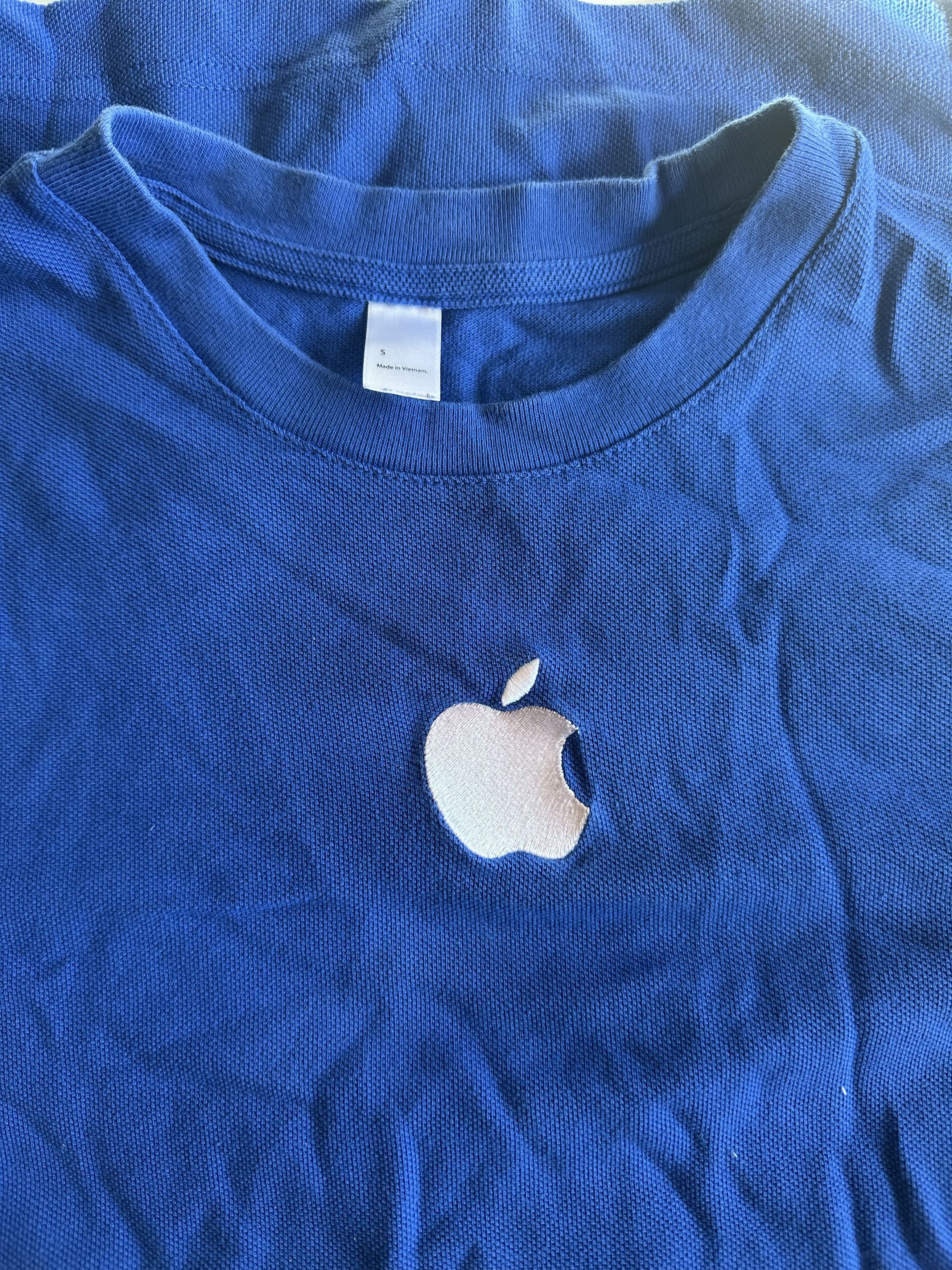 Apple Apple Store Genius Bar Blue Embroidered Logo Short Sleeve Size US M / EU 48-50 / 2 - 2 Thumbnail