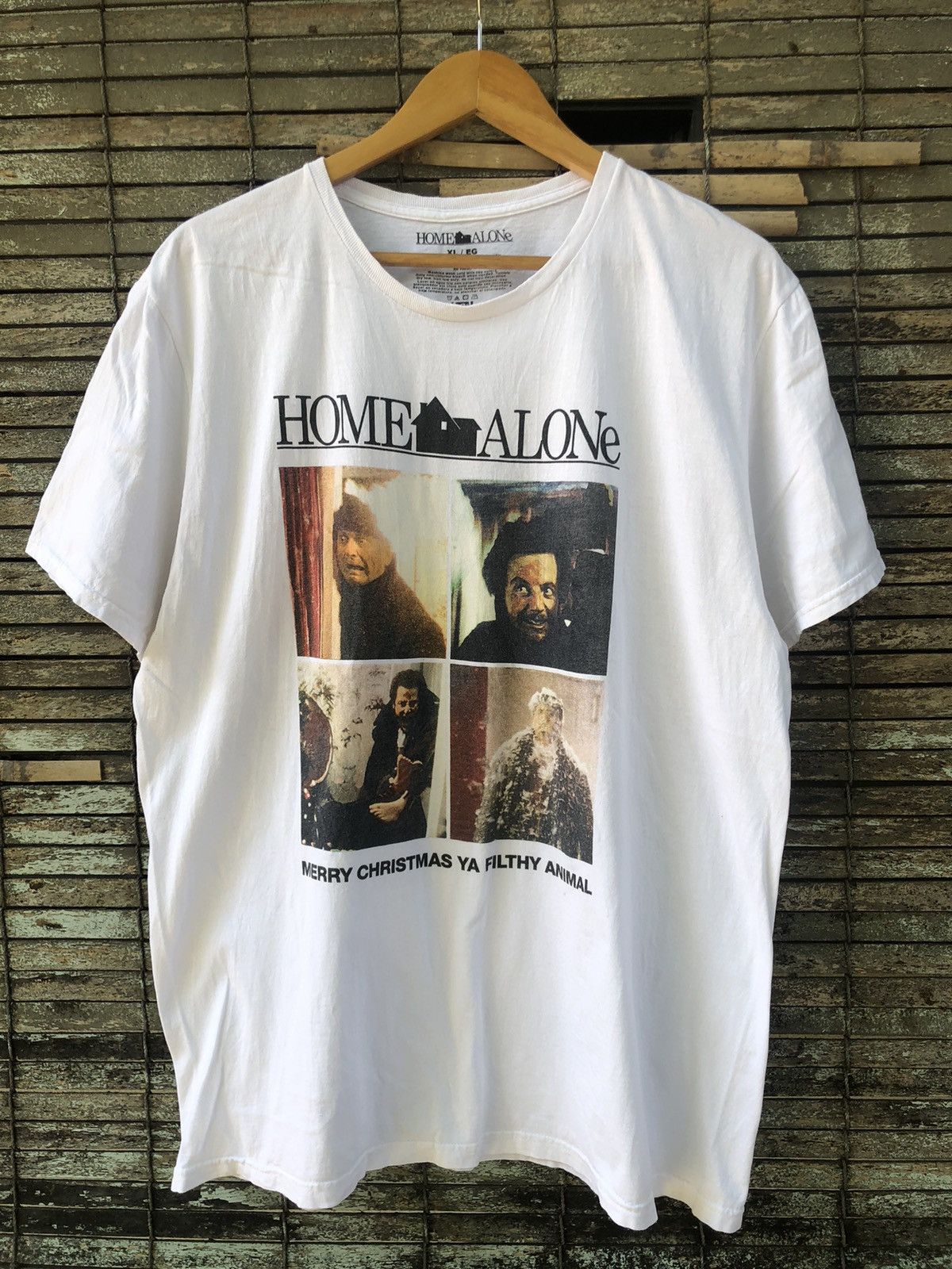 Vintage Home Alone Movie Promo Tshirt Size US XL / EU 56 / 4 - 1 Thumbnail