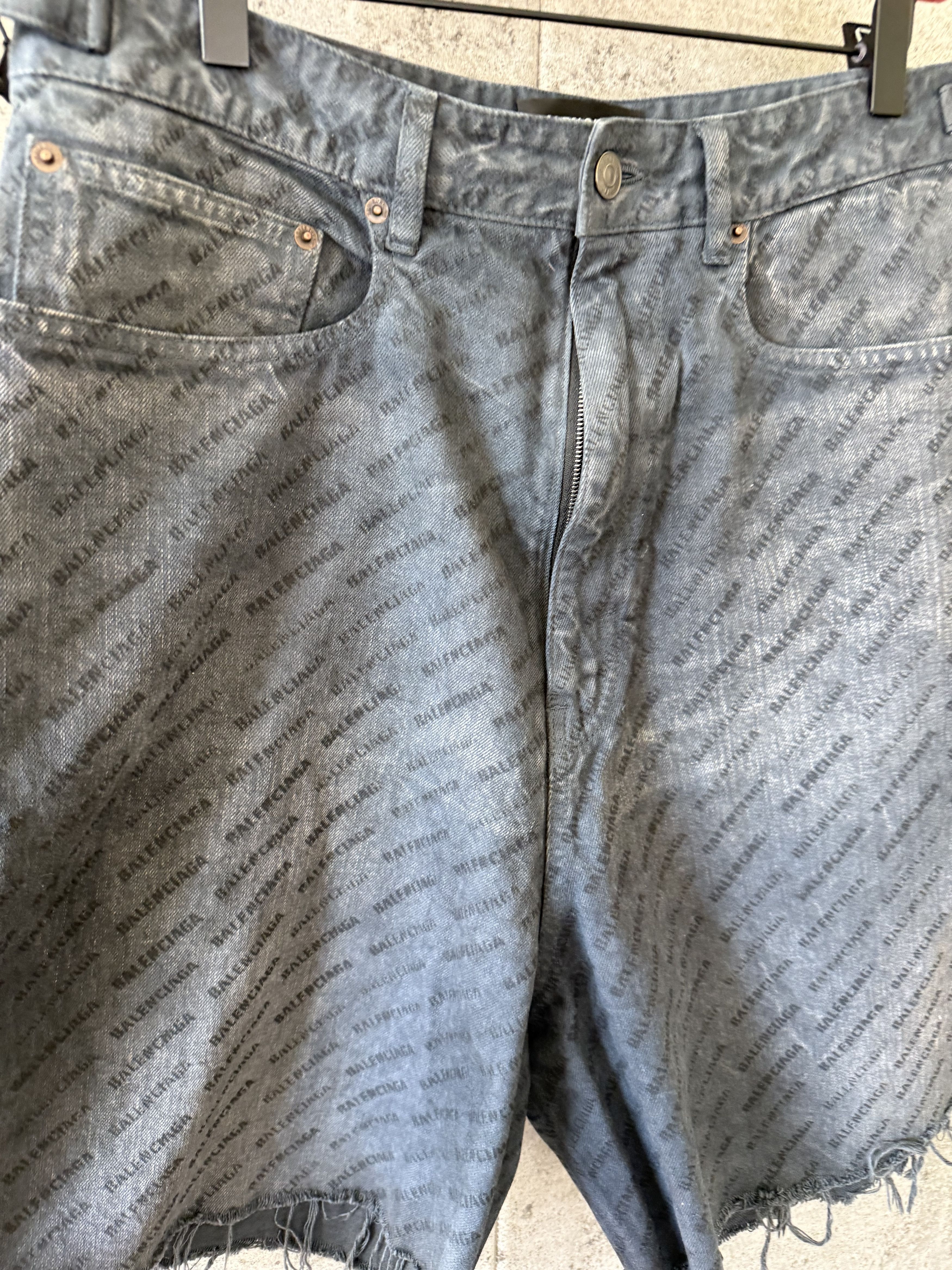 Balenciaga Balenciaga sample all over print skater denim shorts Size US 34 / EU 50 - 5 Thumbnail