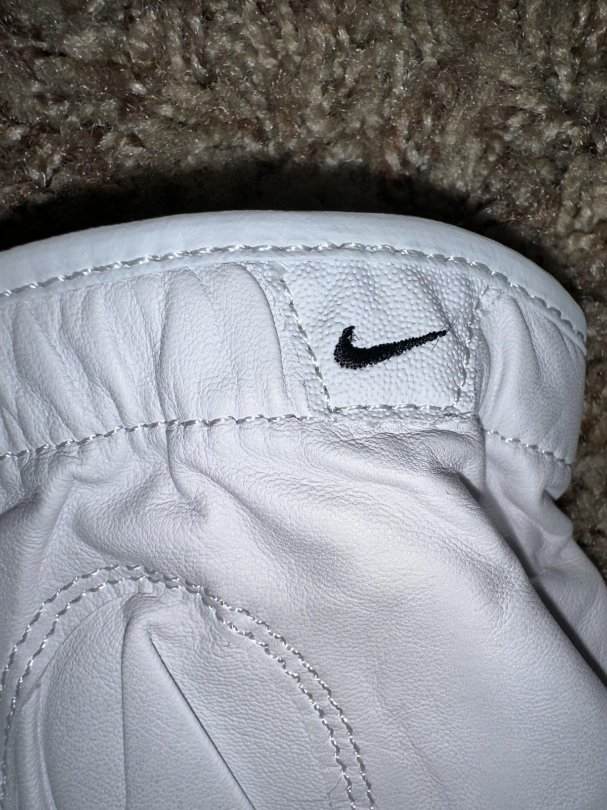Nike Nike Tour Classic IV Golf Glove for Mens Right Hand White Size ONE SIZE - 7 Thumbnail
