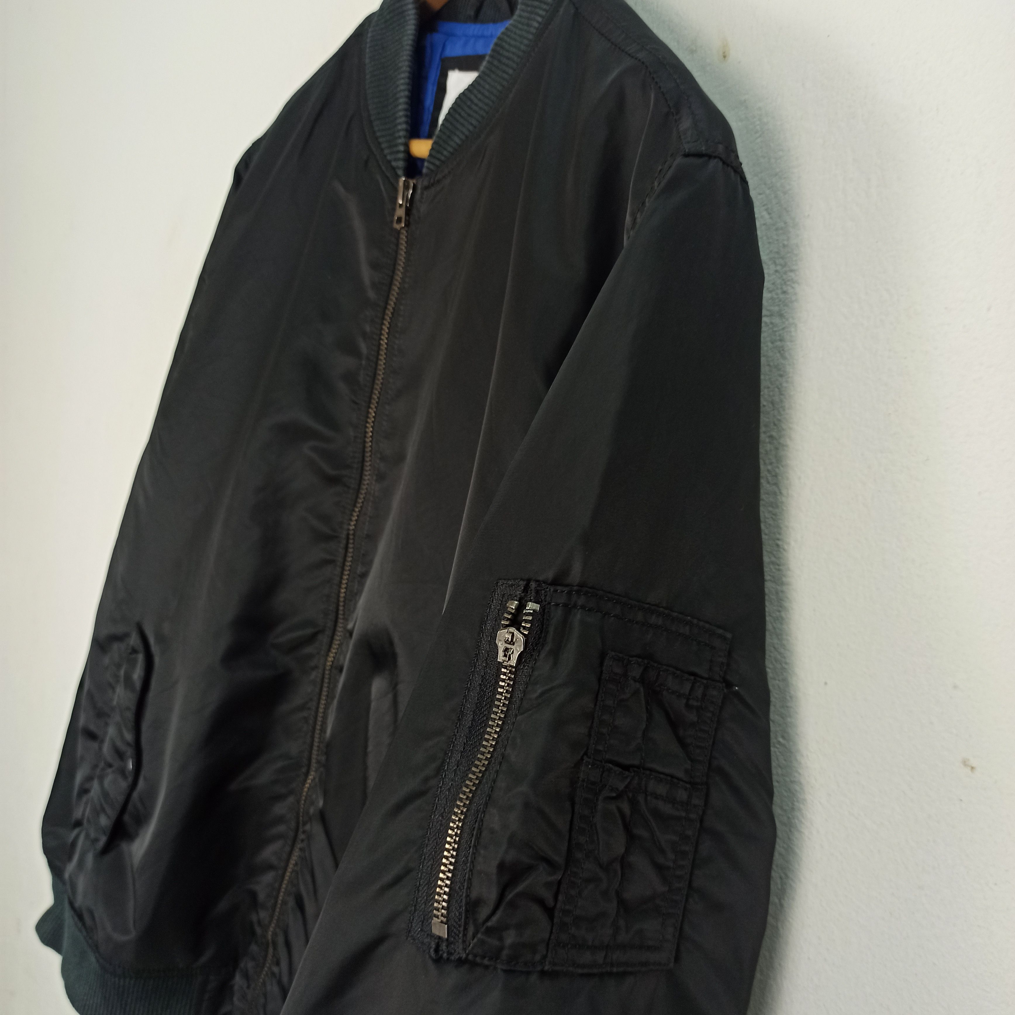Gap Vintage GAP Nylon Bombers Jacket Black Colour Size US L / EU 52-54 / 3 - 3 Thumbnail
