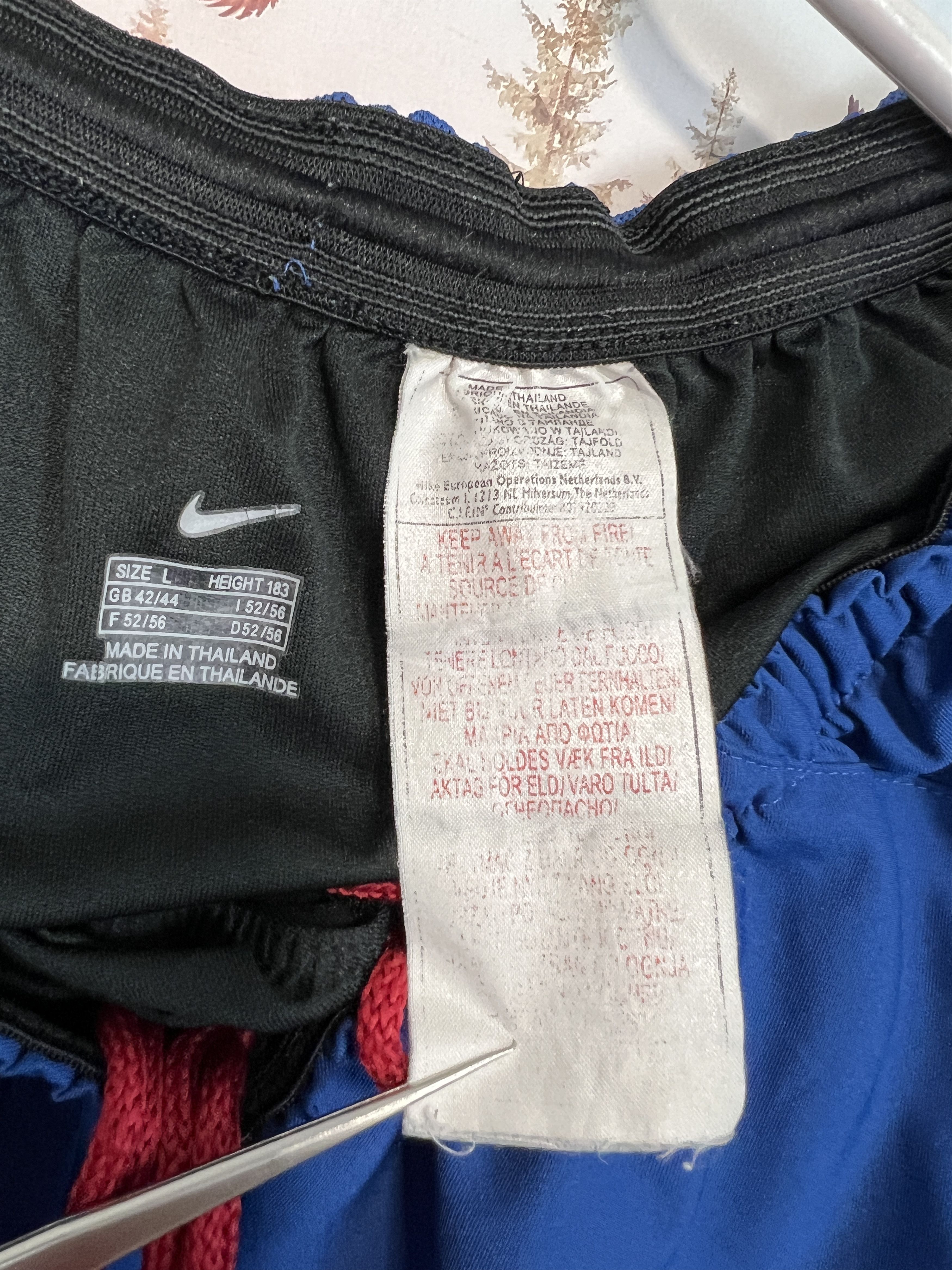 Nike Vintage Barcelona Football Shorts Soccer Track Rare Hype Size US 34 / EU 50 - 8 Thumbnail