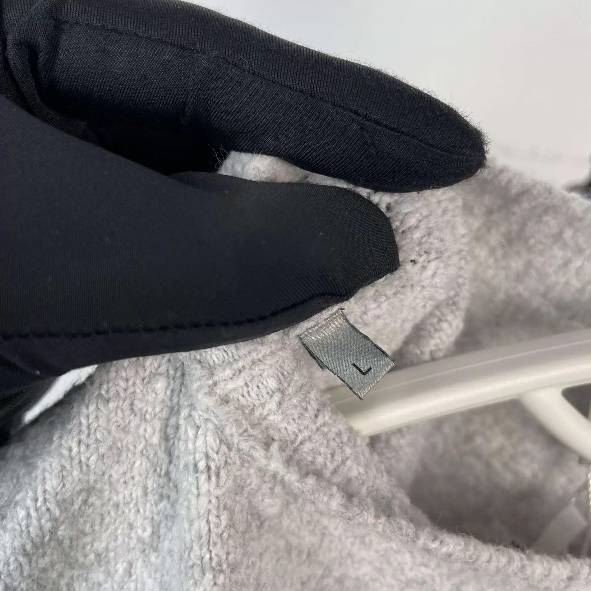 Dior Dior Lily of the Valley gray L knit sweater Size L / US 10 / IT 46 - 8 Thumbnail