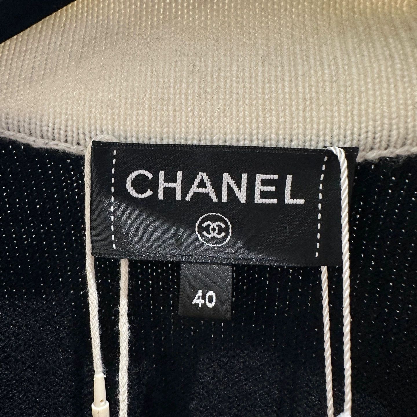 Chanel Chanel 24C Single-Breasted V-Neck Cashmere Cardigan 40 Size M / US 6-8 / IT 42-44 - 3 Thumbnail
