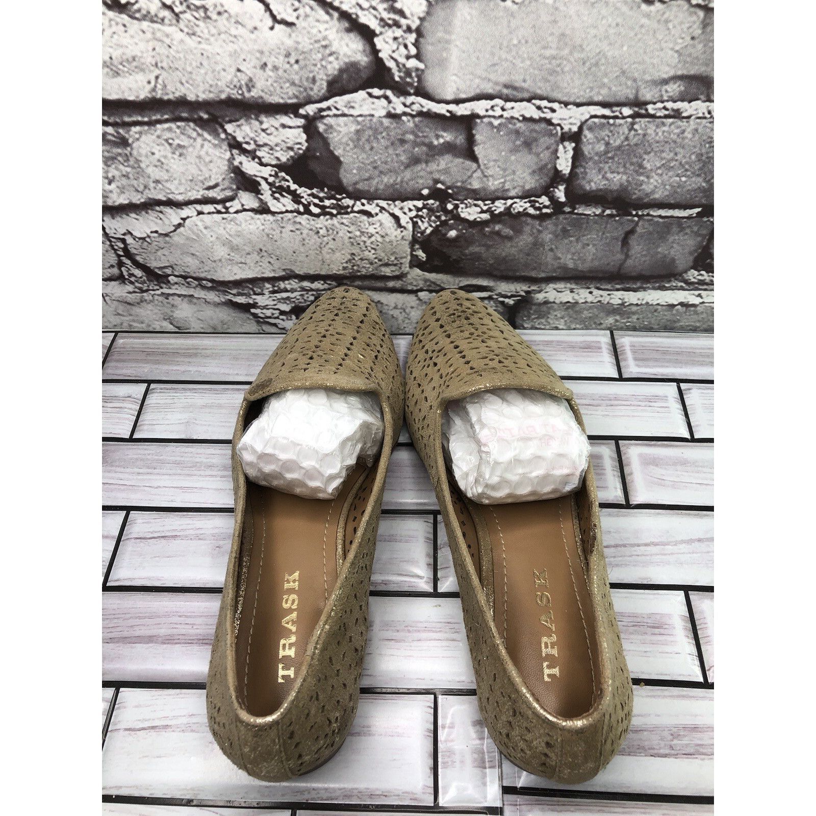 Trask H.S. Trask Gold Leather Shimmer Slip On Perforated Shoes Wom Size US 7.5 / IT 37.5 - 5 Thumbnail