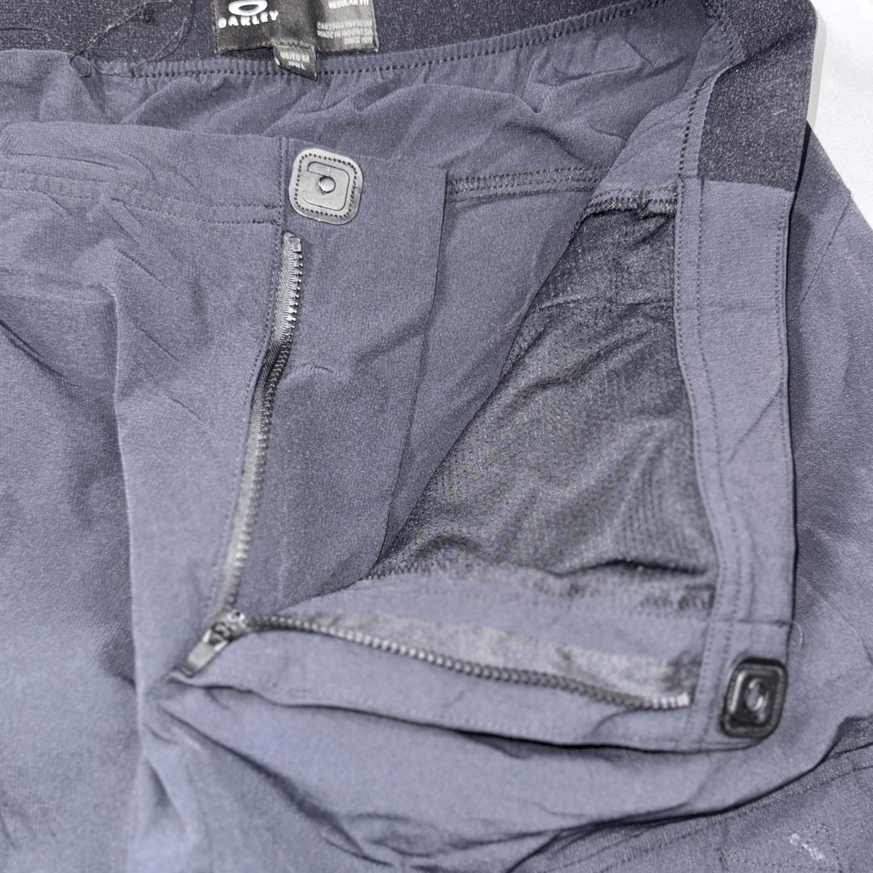 Oakley Oakley Pants Mens M Black Cargo Joggers Elastic Waist Zip Ankle Stretch Size US 31 - 4 Thumbnail