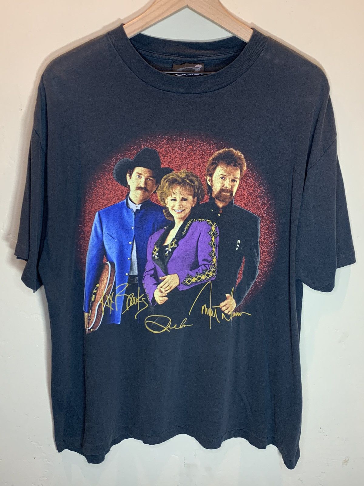 Band Tees *RARE* Vintage 90’s Brooks Dunn Reba Tour Art Band T-Shirt Size US XL / EU 56 / 4 - 1 Thumbnail