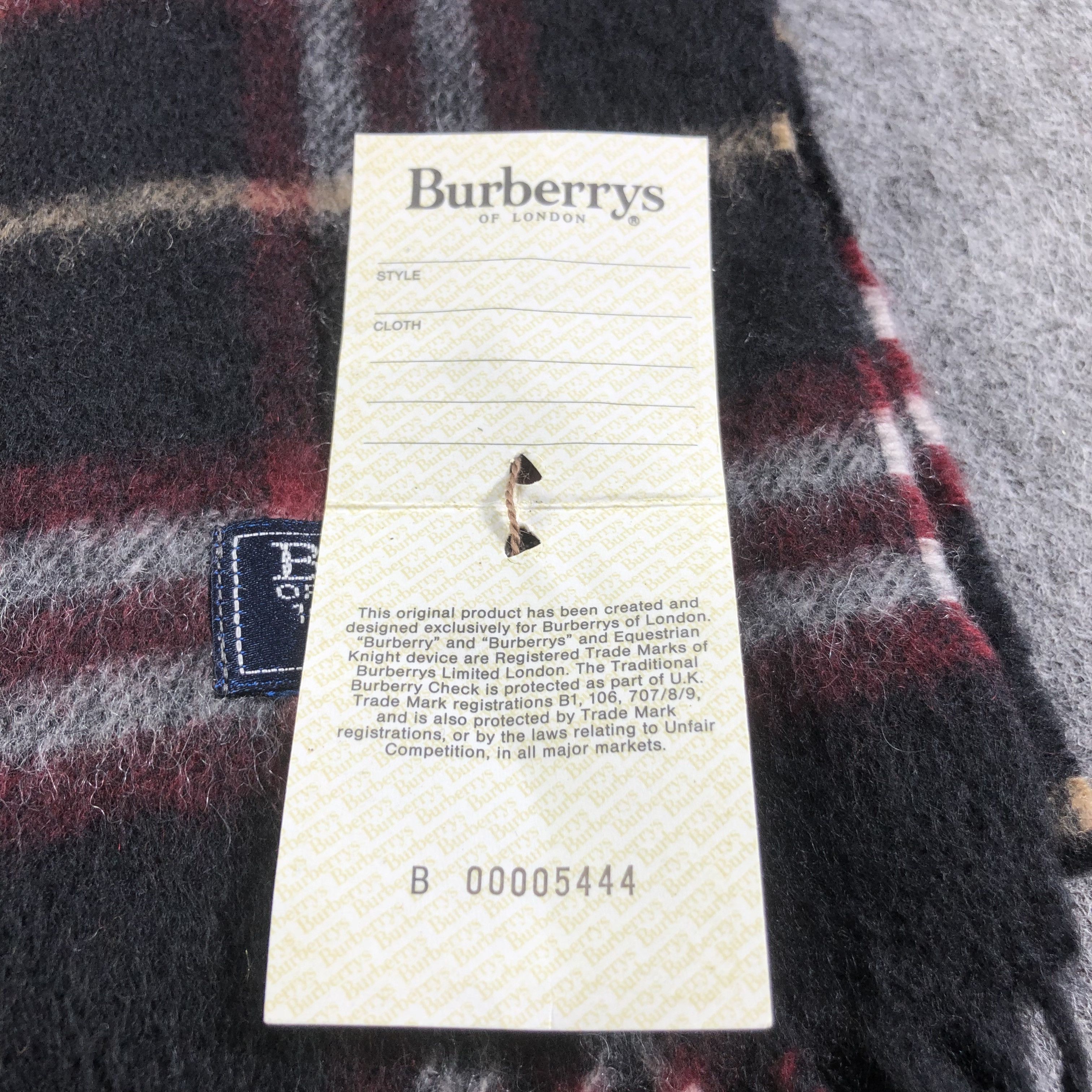 Burberry Burberrys Nova Check Cashmere Scarf Muffler V1623 Size ONE SIZE - 6 Thumbnail