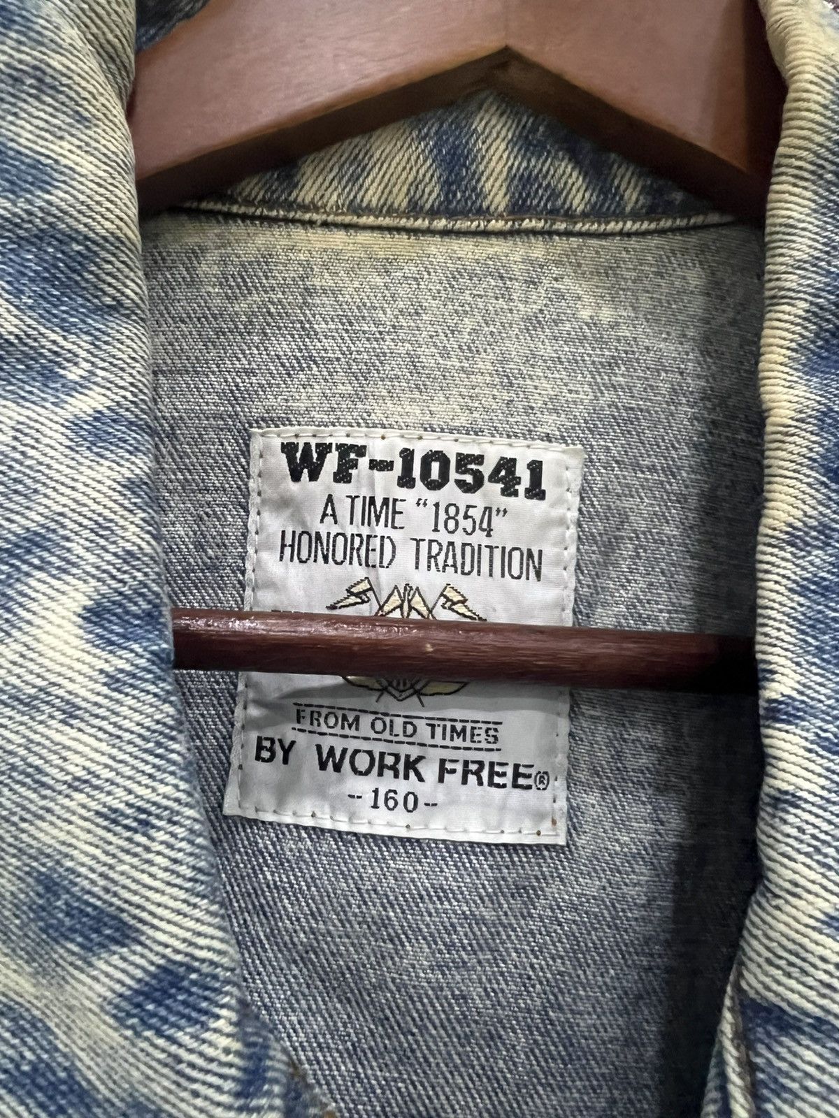 Japanese Brand Vintage 80's Wrangler Acid Wash Hotcrew Patches Denim Jacket Size US M / EU 48-50 / 2 - 7 Thumbnail