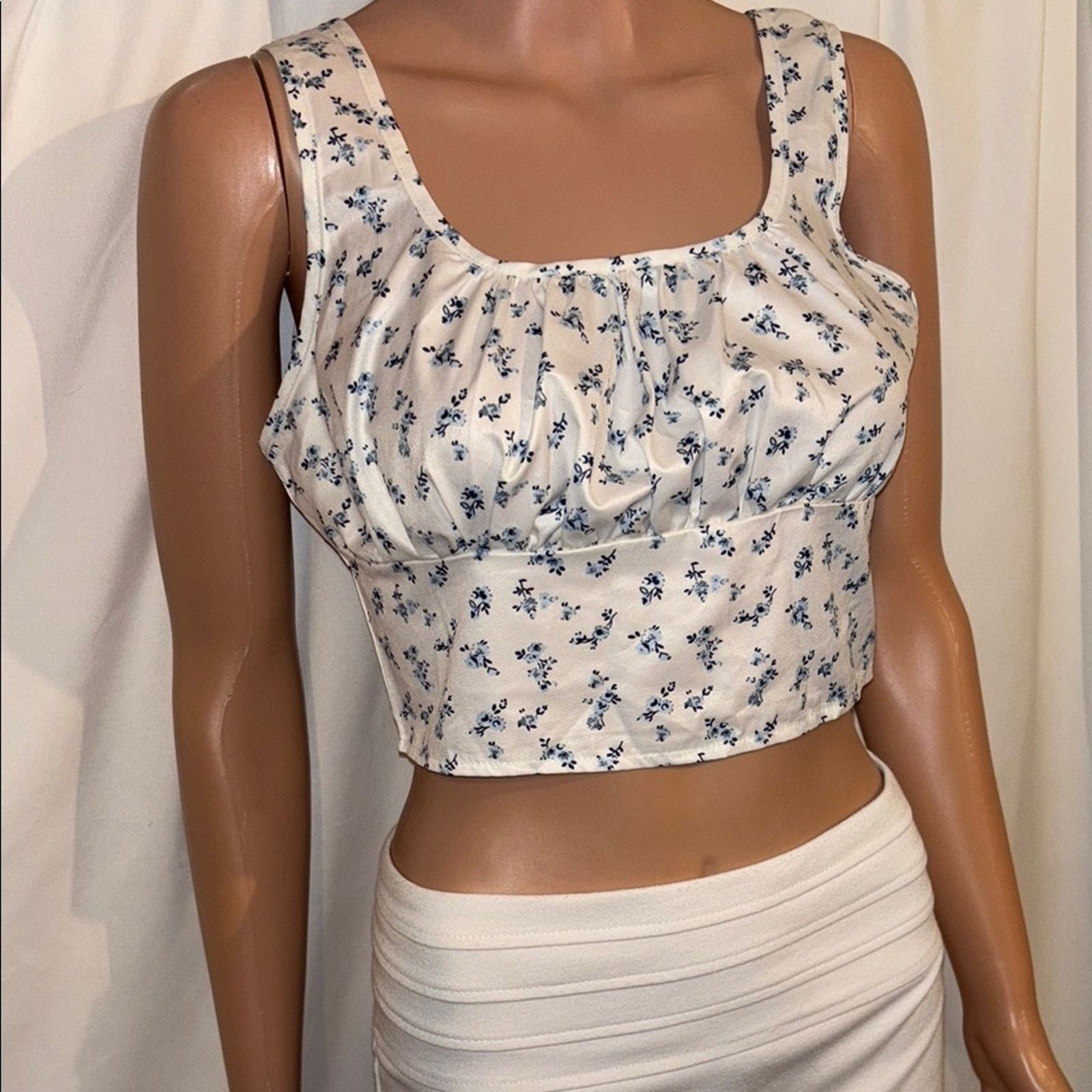 The Unbranded Brand Romwe Floral Blue/White Tank Top - Small Size S / US 4 / IT 40 - 1 Thumbnail