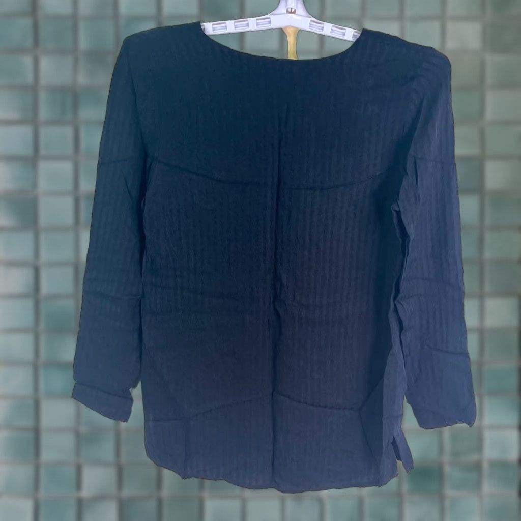 Vintage CDC Long Sleeve Blouse Womens Size 4 M Blue Geometric Padded Pleated Vintage 90s Couture Style Size S / US 4 / IT 40 - 1 Thumbnail