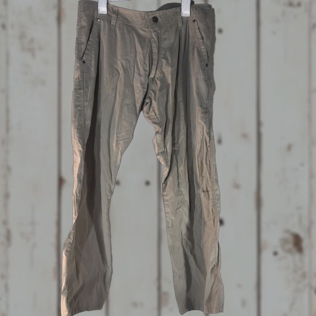Vintage Kuhl Lightweight Beige Cargo Pants Mens 36X32 Outdoor Travel Workwear Size US 36 / EU 52 - 1 Thumbnail
