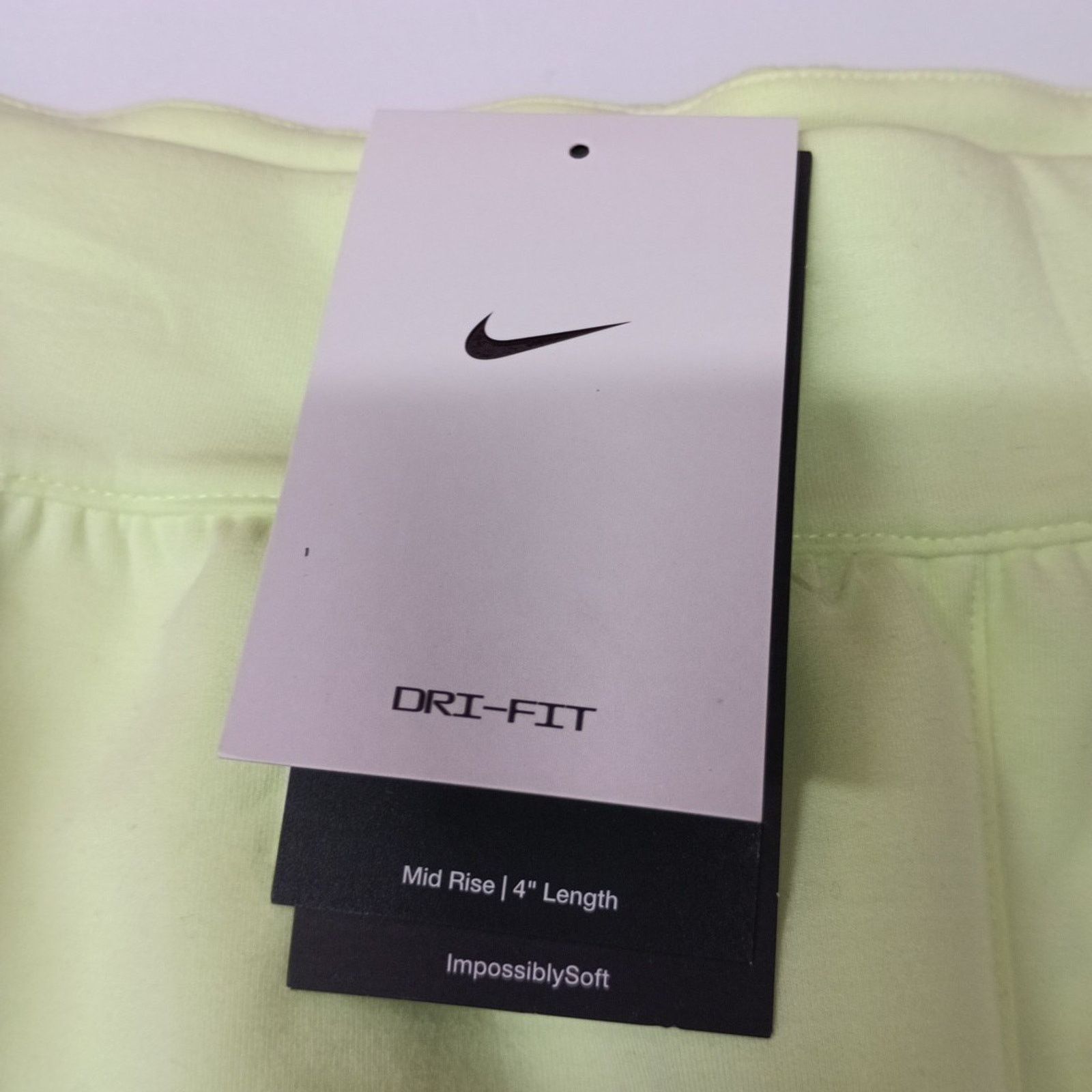 Nike Nike Dri-FIT 24.7 Shorts Women's 2XL Light Yellow Green Size 40" / US 18 - 2 Thumbnail