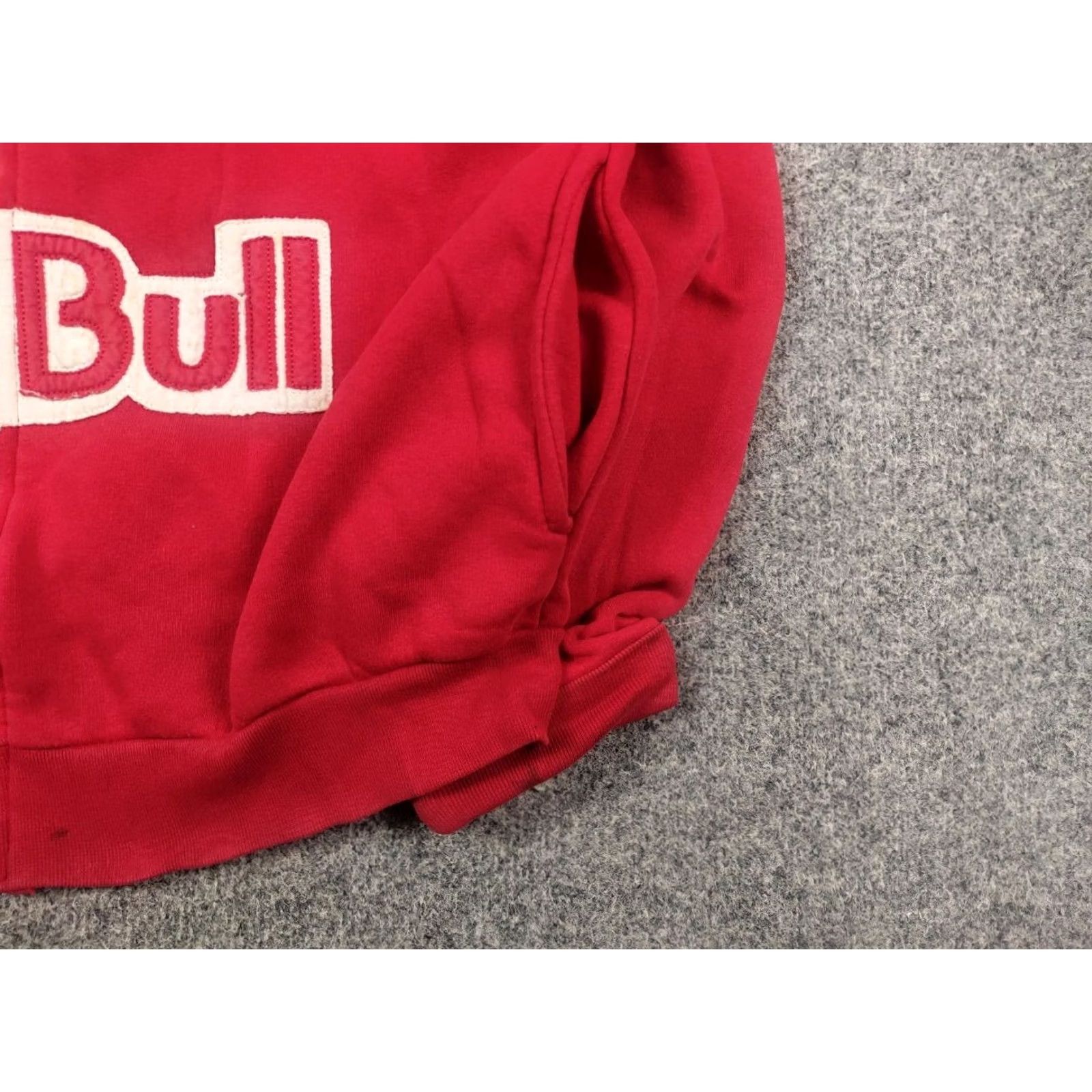 Logo 7 VINTAGE Red Bull Logo Fuel Arai TMR Twin Engine Zip Racing Sweatshirt Y2K Style Mens M Red 90s Racing Zip Up Hoodie Soulful Brand: Vintage Size US M / EU 48-50 / 2 - 6 Thumbnail