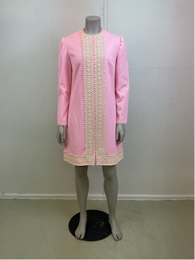 Vintage 1960’s Long Sleeve Pastel Pink Vintage Womens Shift Dress Size M / US 6-8 / IT 42-44 - 1 Thumbnail