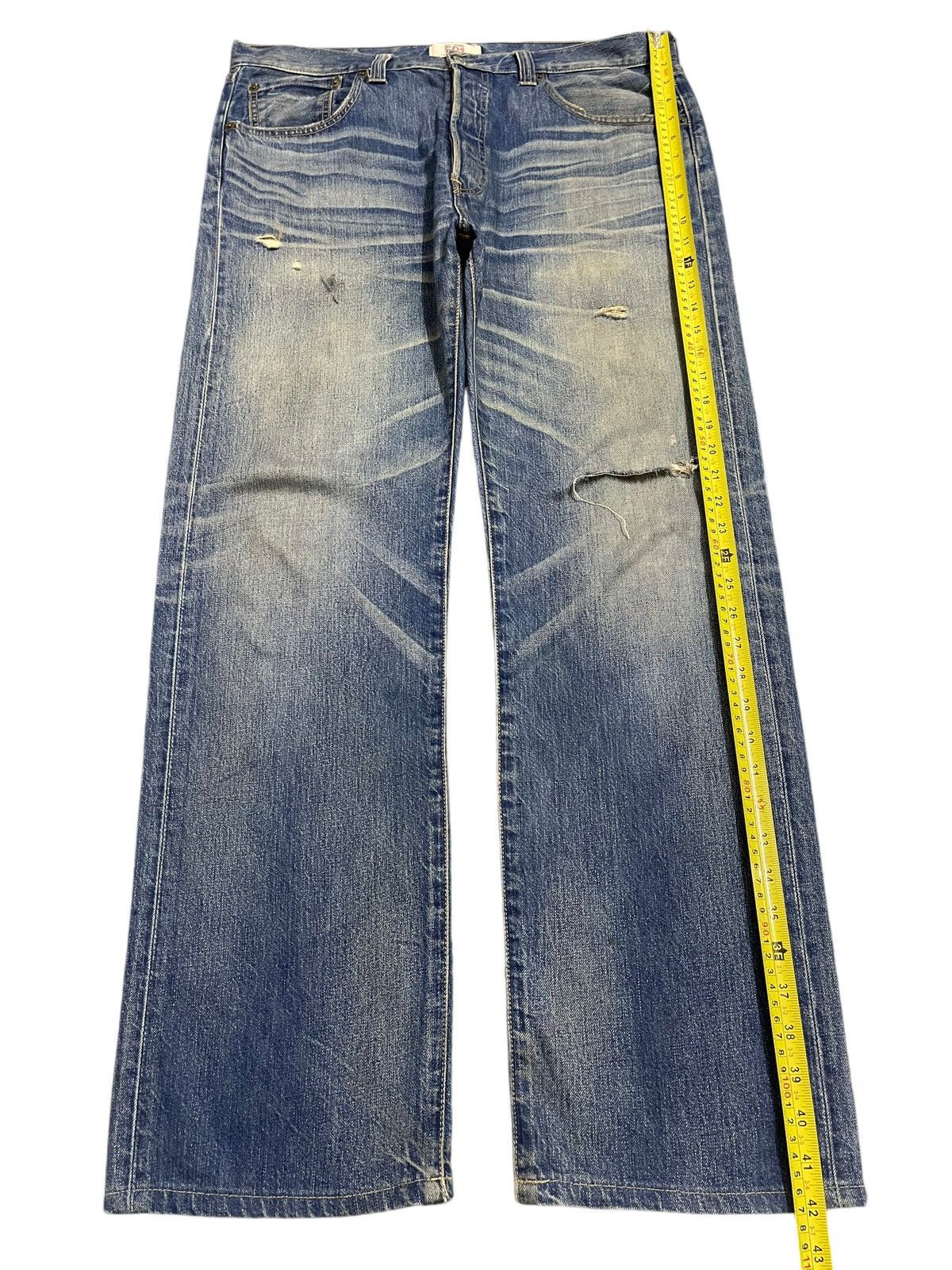 Levi's Vintage Levis 501 Blue Faded Wash Distress Style Jeans Size US 36 / EU 52 - 14 Thumbnail