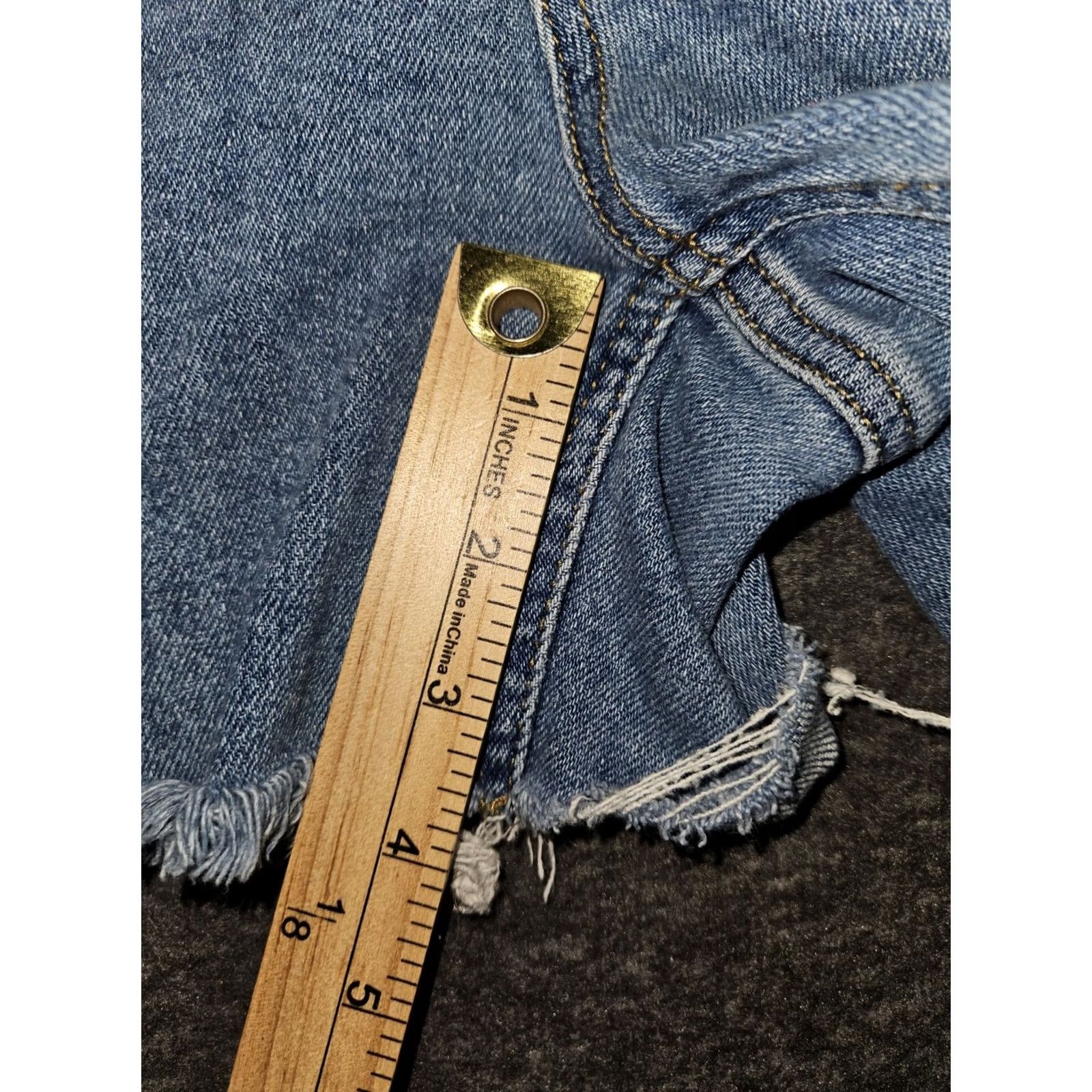 Vintage VINTAGE Ava & Viv Shortalls Women's 18W Denim Cutoff Stretch Frayed Hipster Preppy 90s City Cowgirl Outdoor Pockets High Rise Blue Plus Womens Size 40" / US 18 - 5 Thumbnail