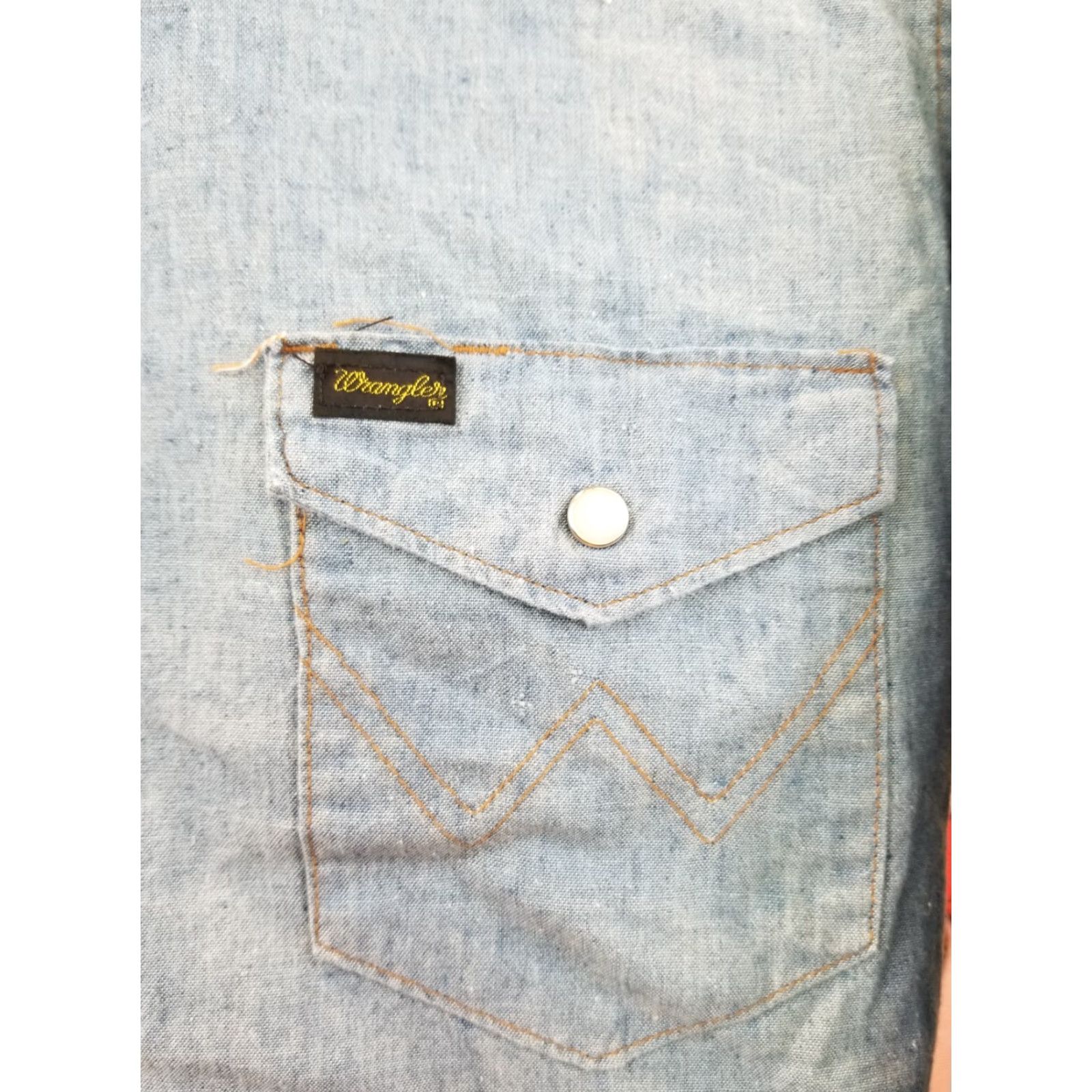 Wrangler VINTAGE Wrangler Western Shirt Denim Chambray 70's Size 17X33 Mens Long Sleeve Blue Cotton/Synthetic Shirt Size US L / EU 52-54 / 3 - 2 Thumbnail