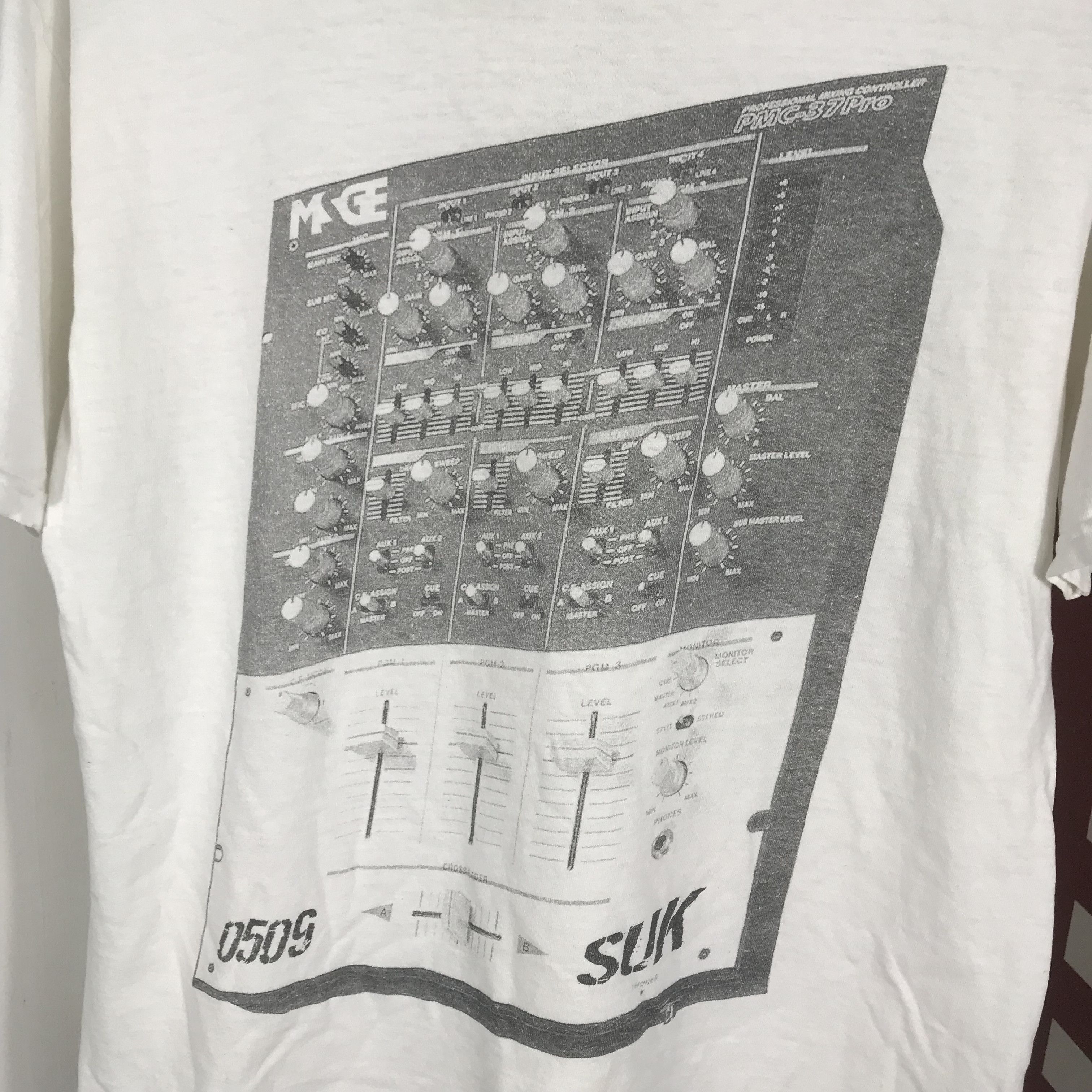 Vintage Vintage THRASHED enjoy The Dj Graphic Artwork Techno Size US M / EU 48-50 / 2 - 5 Thumbnail