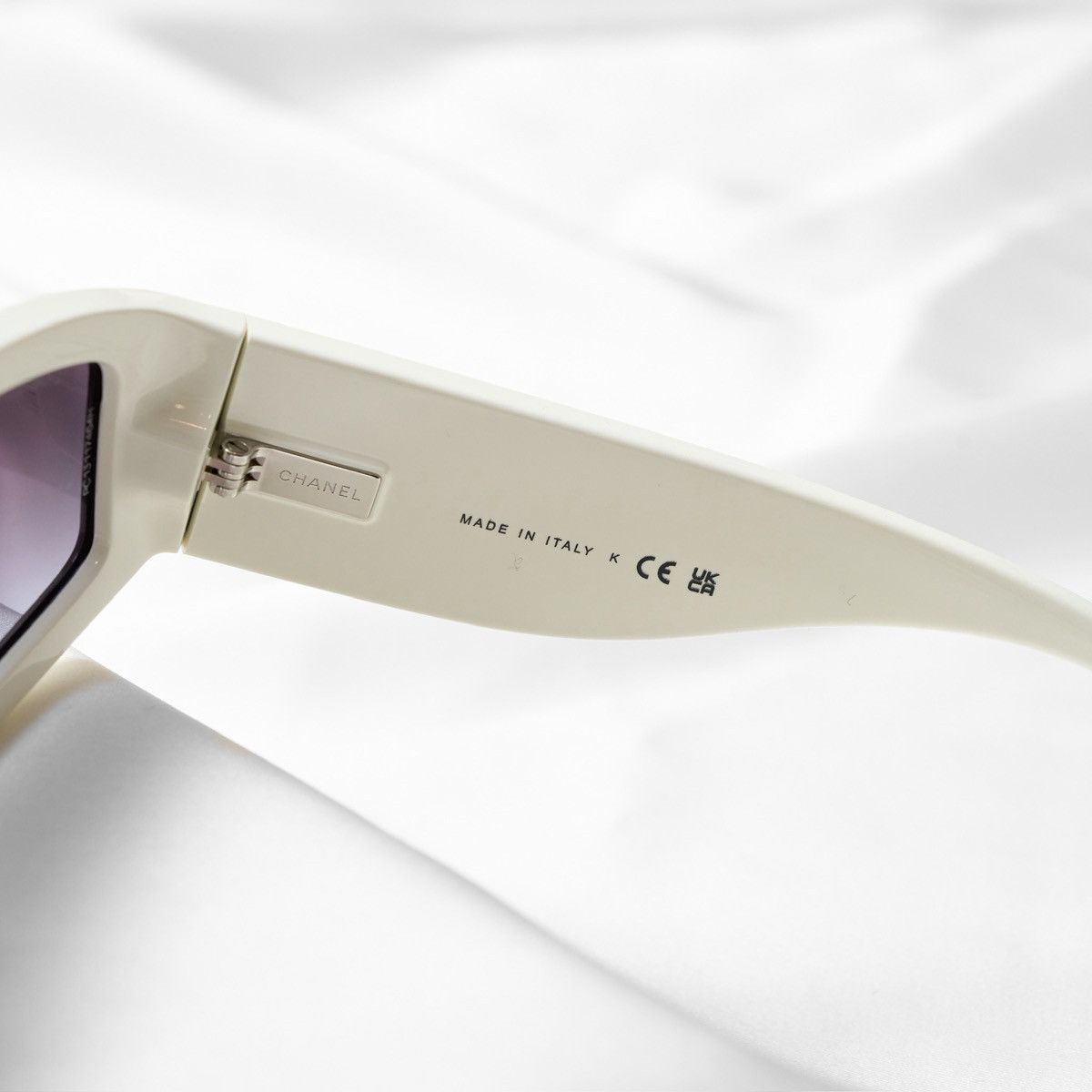 Chanel CHANEL 0CH6057 1656S6 SUNGLASSES Size ONE SIZE - 4 Thumbnail