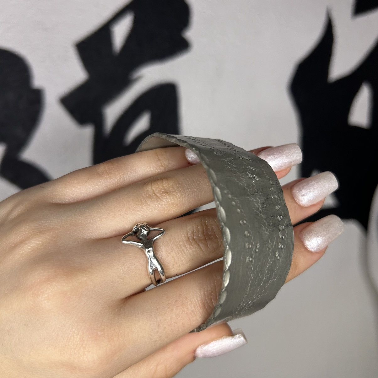 Japanese Brand Vintage Engraved Bangle Size ONE SIZE - 5 Thumbnail