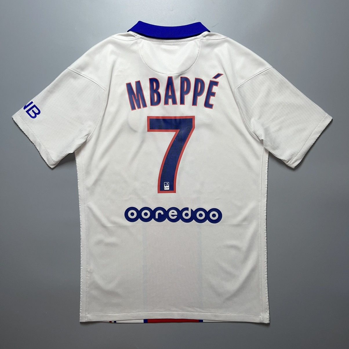 Vintage PSG NIKE 2020/2021 FOOTBALL SOCCER AWAY JERSEY #7 MBAPPE Size US S / EU 44-46 / 1 - 1 Thumbnail