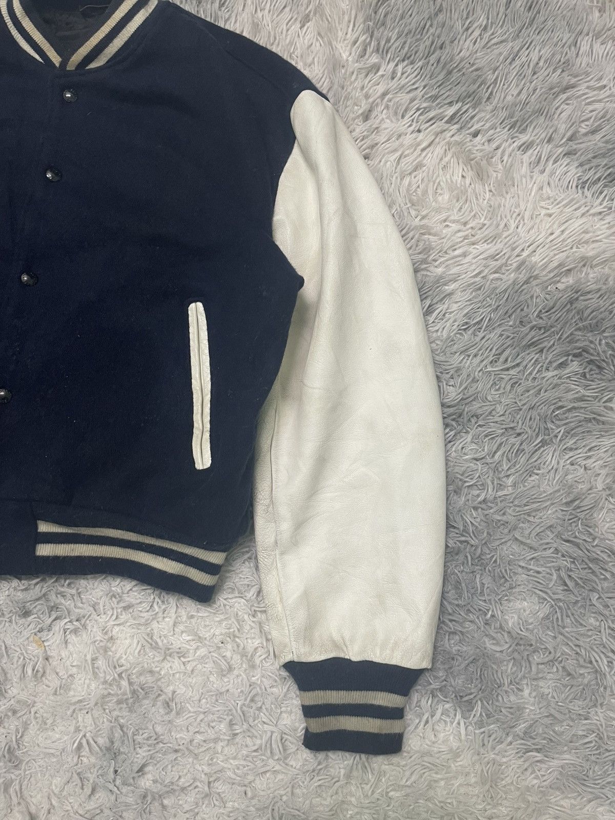 Schott 90s SCHOTT N.Y.C VARSITY JACKET SPELL OUT ON BACK RARE Size US L / EU 52-54 / 3 - 5 Thumbnail